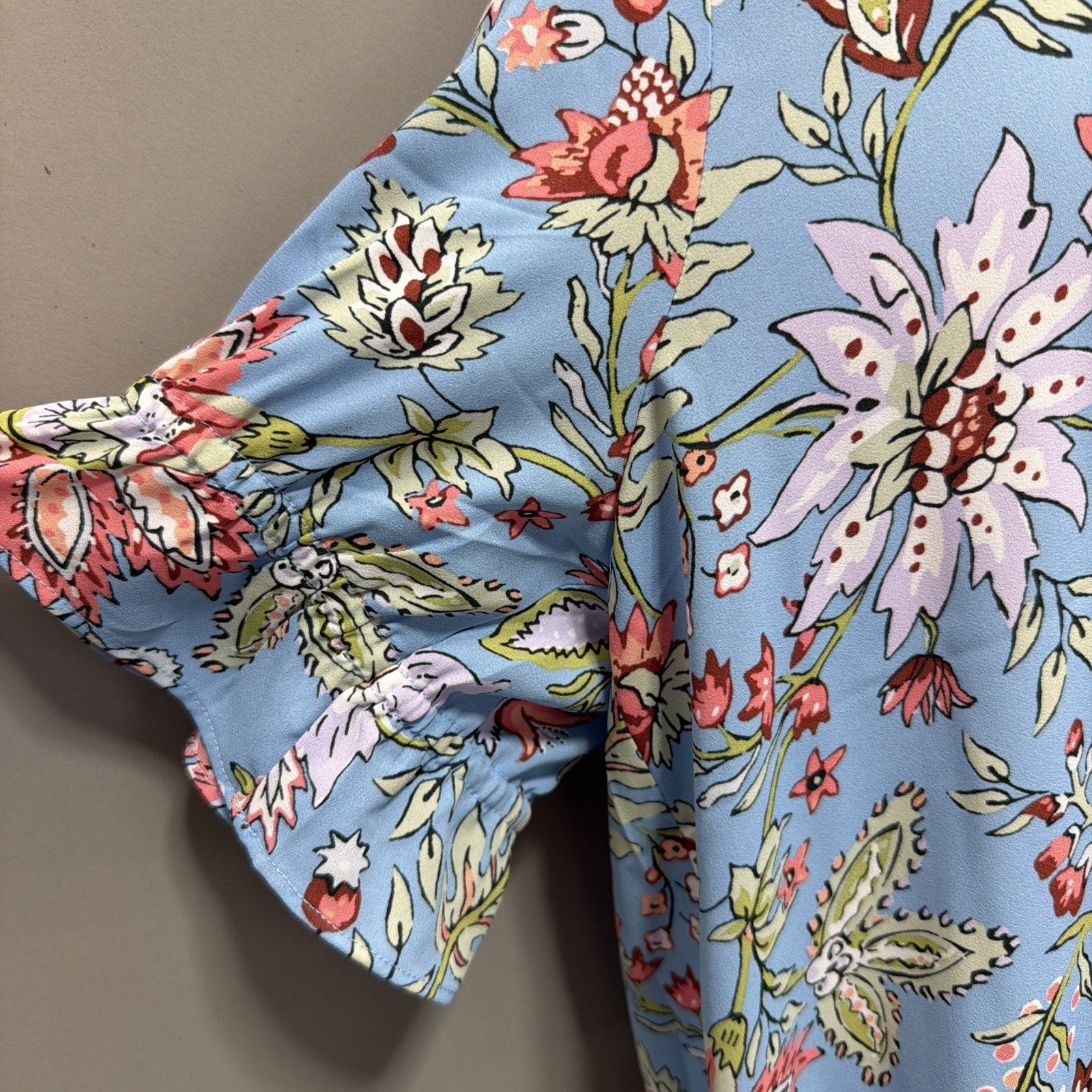 Loft Short Sleeve Light Blue Floral V-Neck Boho Blouse Size XL New With tags