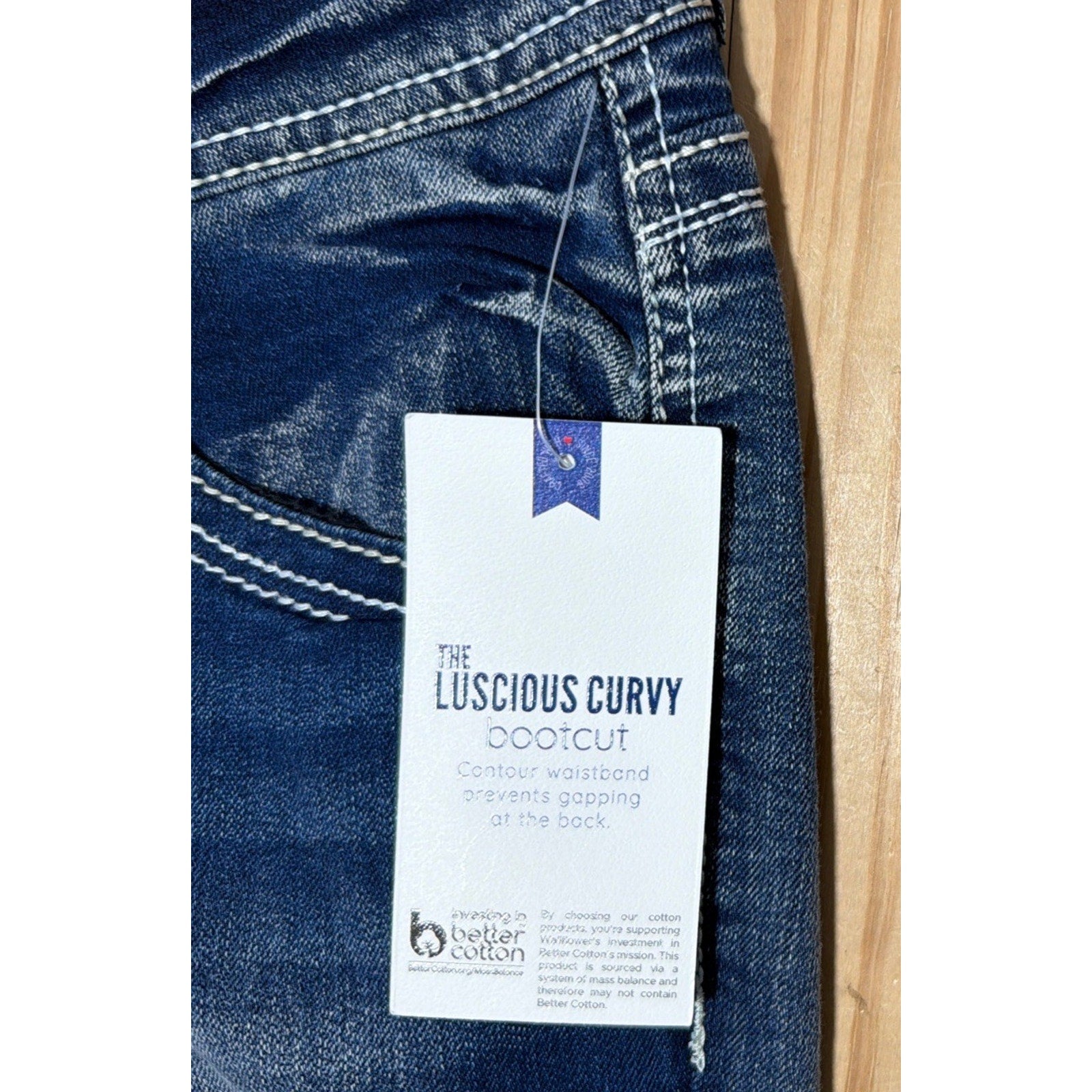 WallFlower The Luscious Curvy Fit Embroidered Bootcut Jeans Women's New Sz 11 L