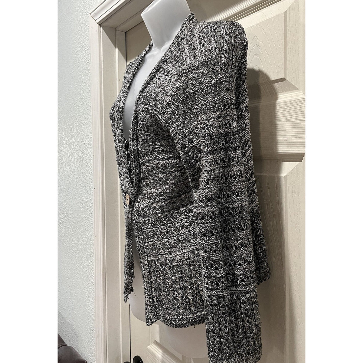 Kim Rogers Gray Textured Knit Cardigan One Button Closure Women's Size Large