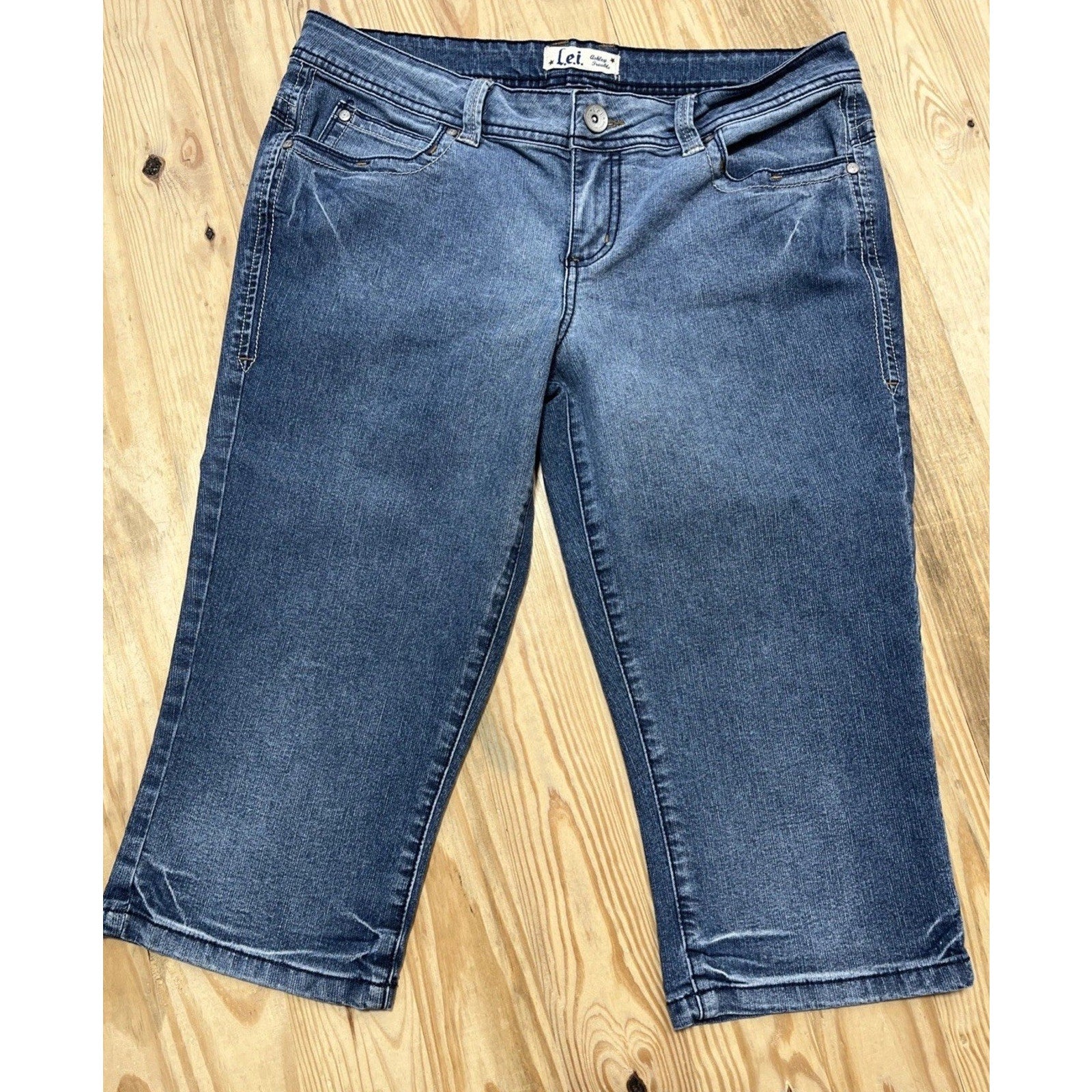 L.e.i. Ashley Trouble Jeans Women's Capri Jeans - Size 32x18