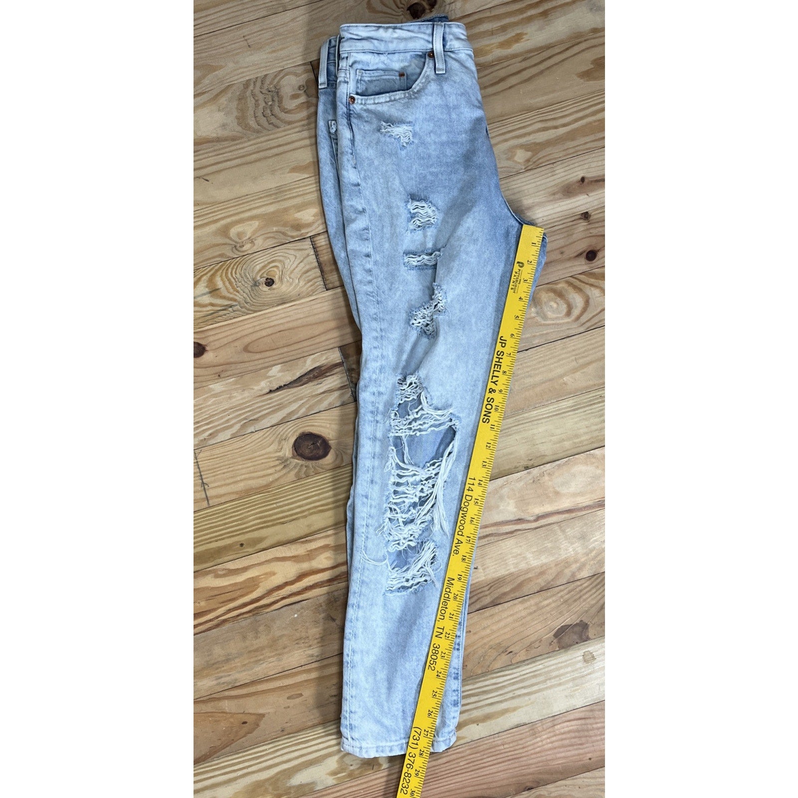 h&m women's Ripped Super high waisted Mom Jeans Size 8 29x28