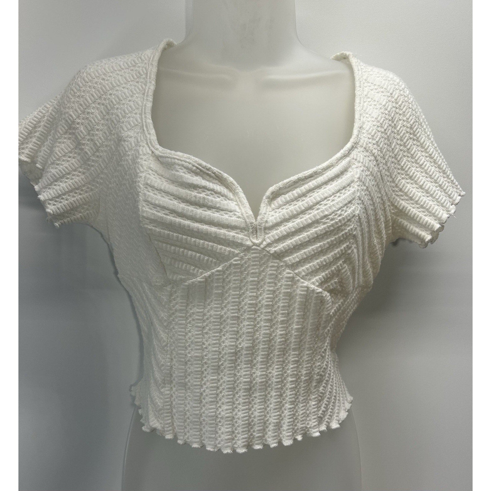 Atelier by Kirious Women's White Short Sleeve Knit Cropped Top Size XL.