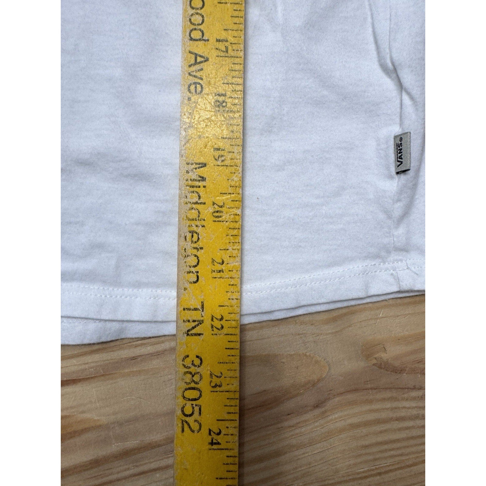 Vans White & Black Raglan Sleeve T-Shirt Boys Size Small Red Felt Logo Lettering
