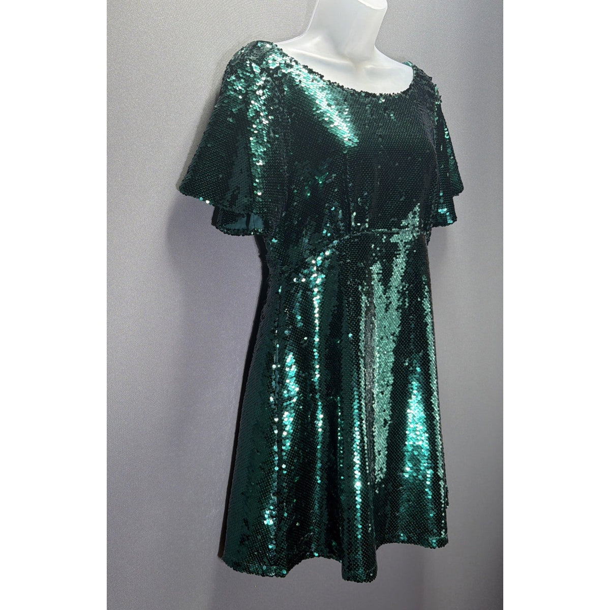 Francesca's Emerald Green Sequin Short Sleeve Dress Size Medium Holiday Formal
