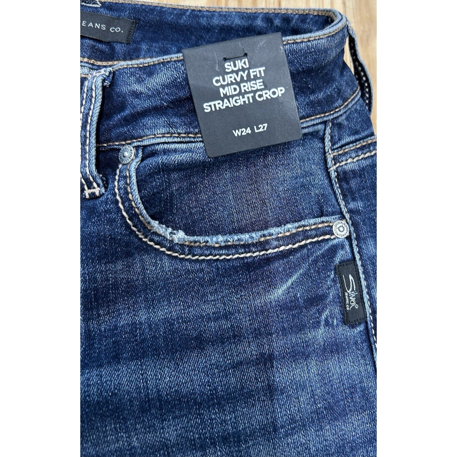 Silver Jeans Suki Mid Rise Straight Leg Jeans Medium Wash size 24x27 New W Tags.