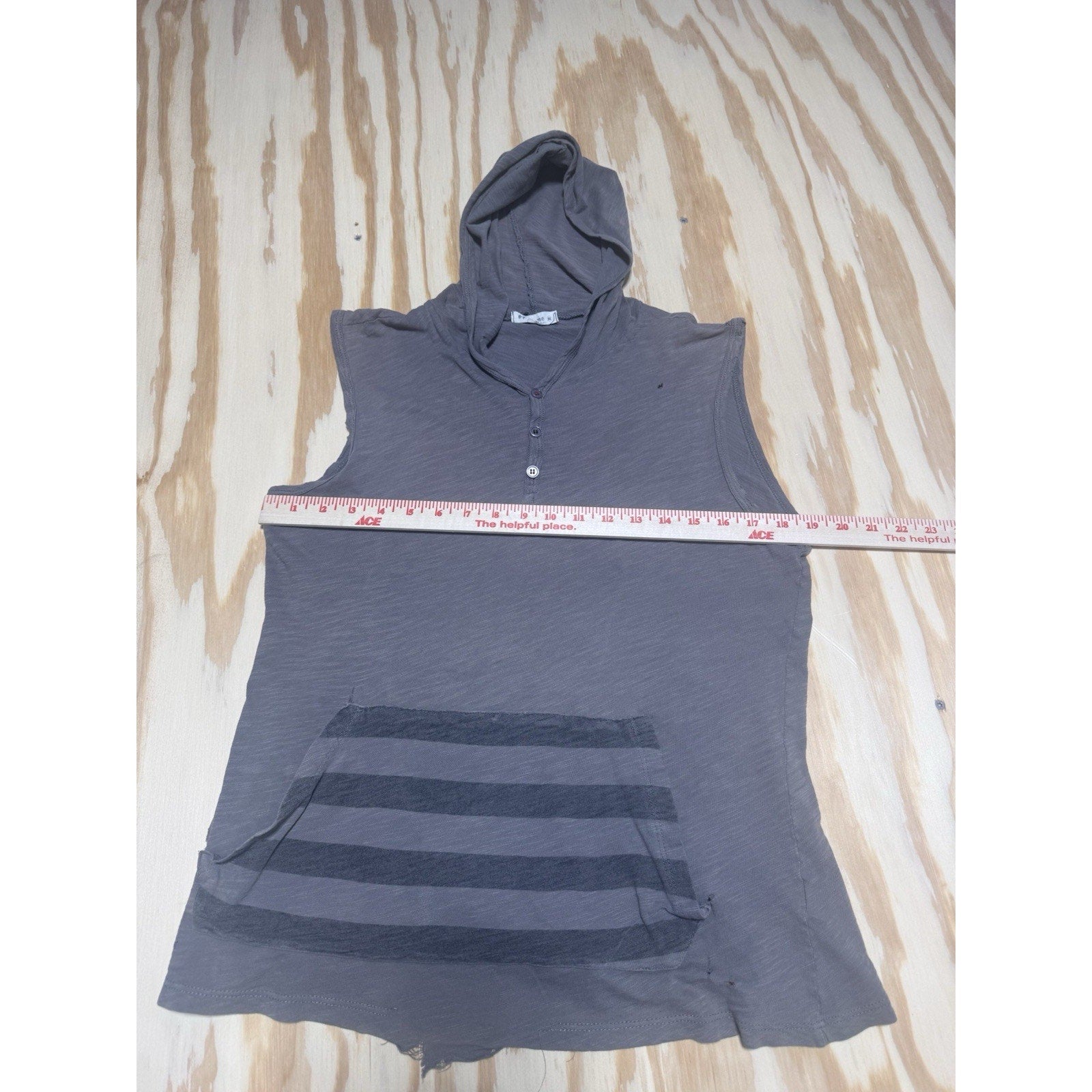 Epitome Distressed Short Sleeve Hoodie Gray Striped Front Pocket Men’s Size M US