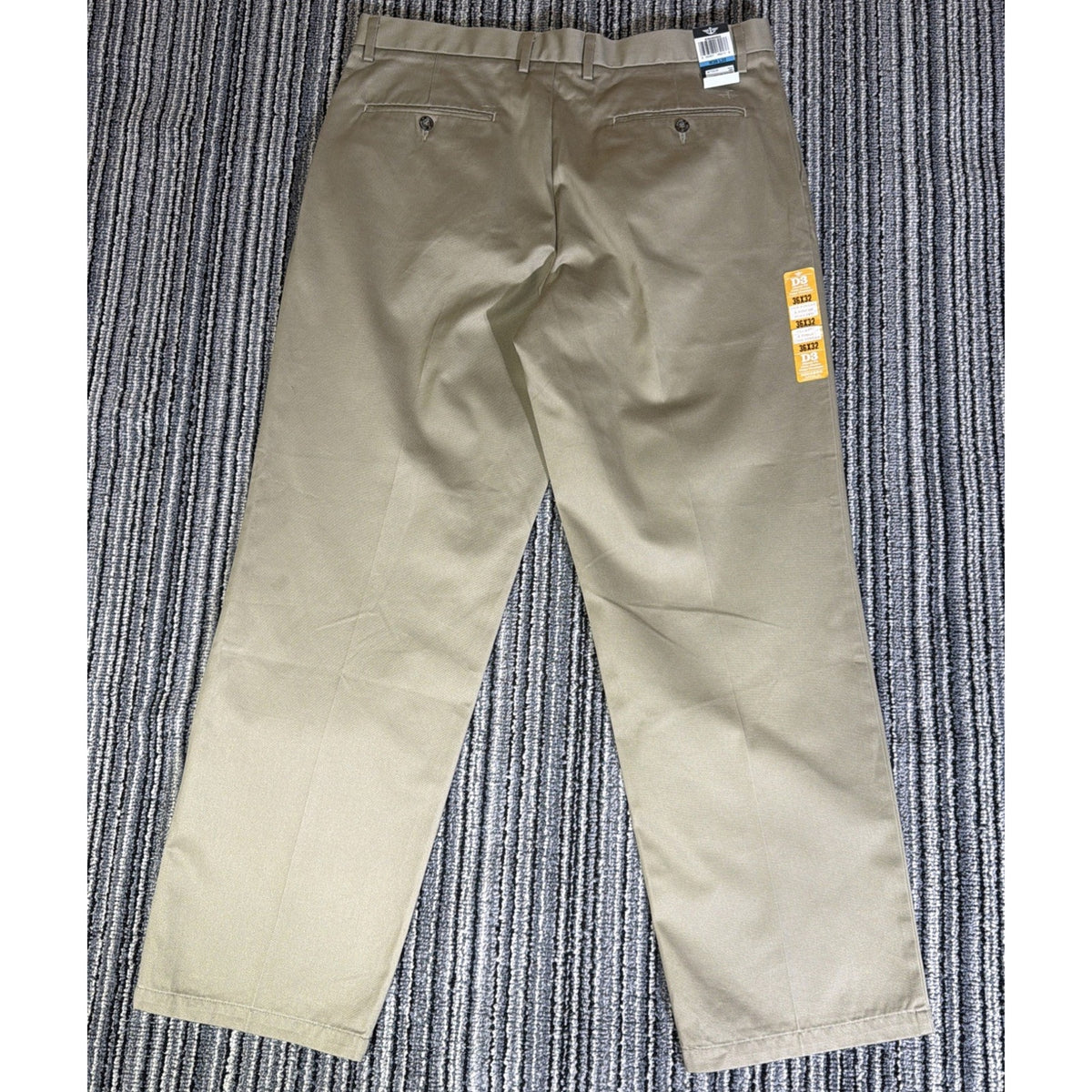 Dockers D3 Signature Khaki Pants Mens 36x32 Classic Fit Pleated Tan NWT Cotton