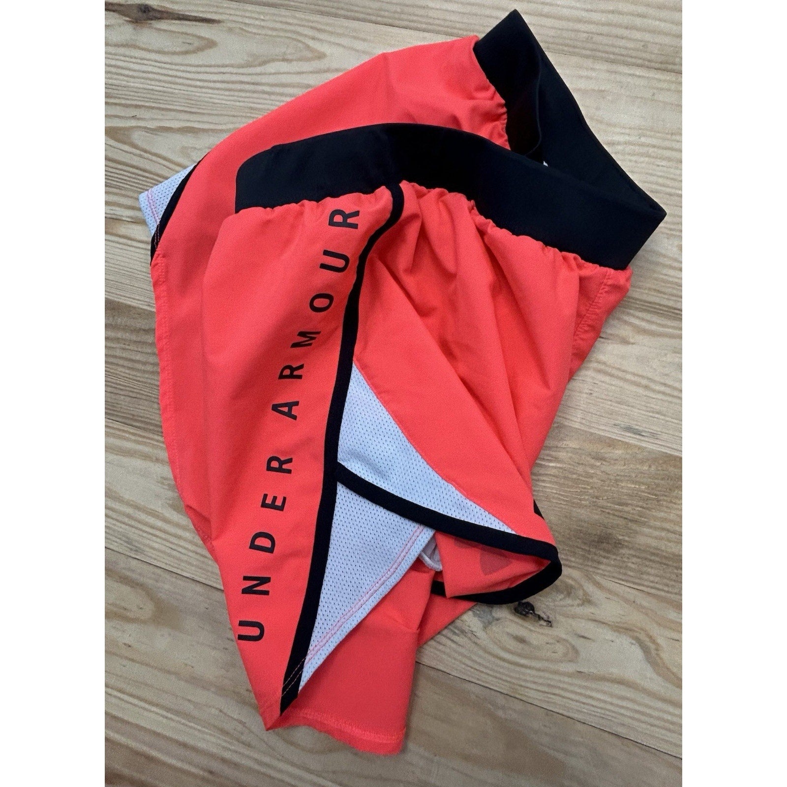 Under Armour Heatgear women's running shorts loose fit size Small athletic.