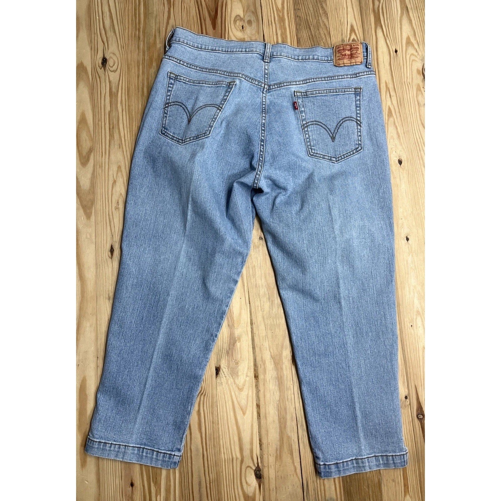 Vintage Levi's Women’s Jeans Size 18 Denim High Rise Classic Slim Capris Y2K