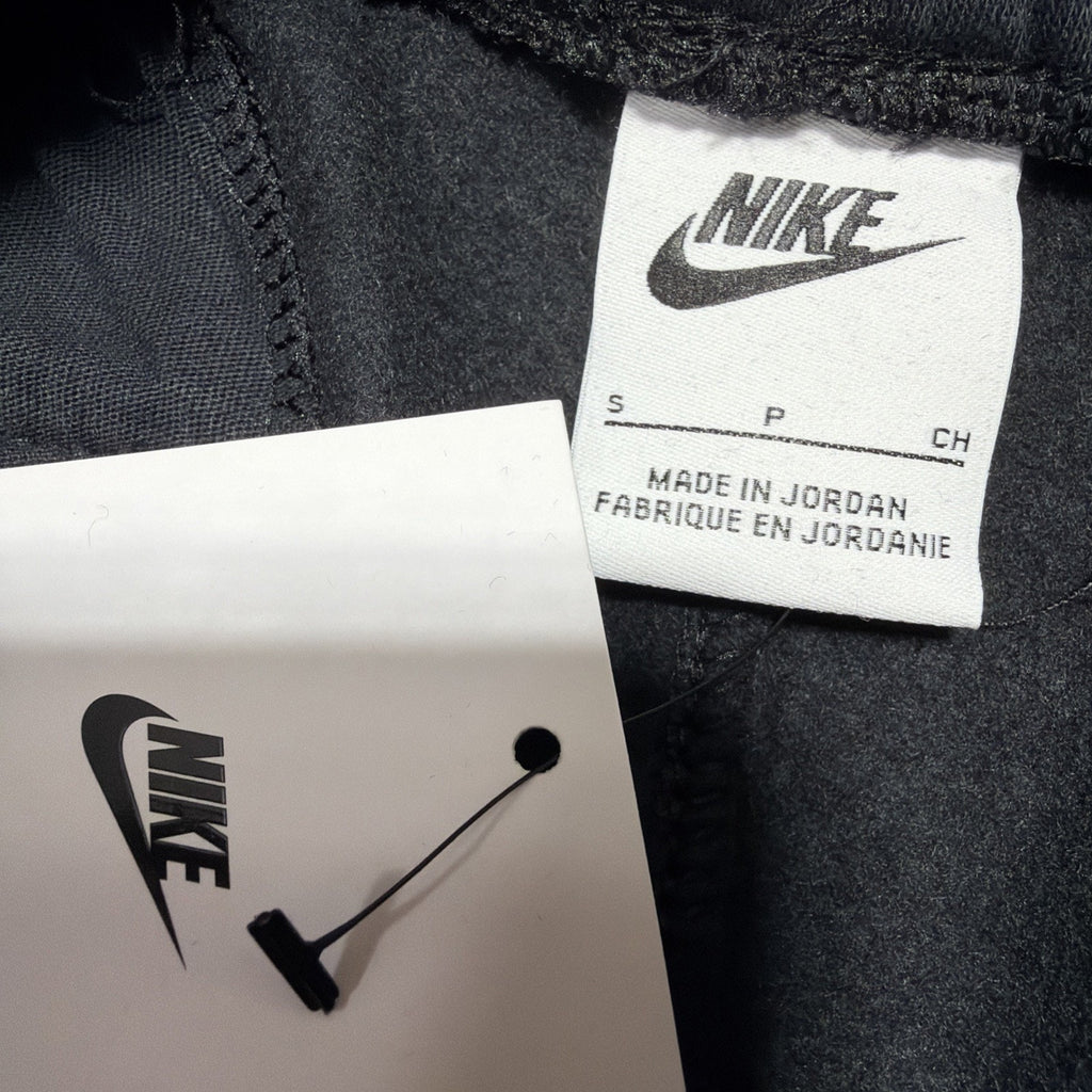 NIKE SPORTSWEAR FLEECE JOGGERS SWEATPANTS PANTS BLACK NEW CJ1616-010 Size Small
