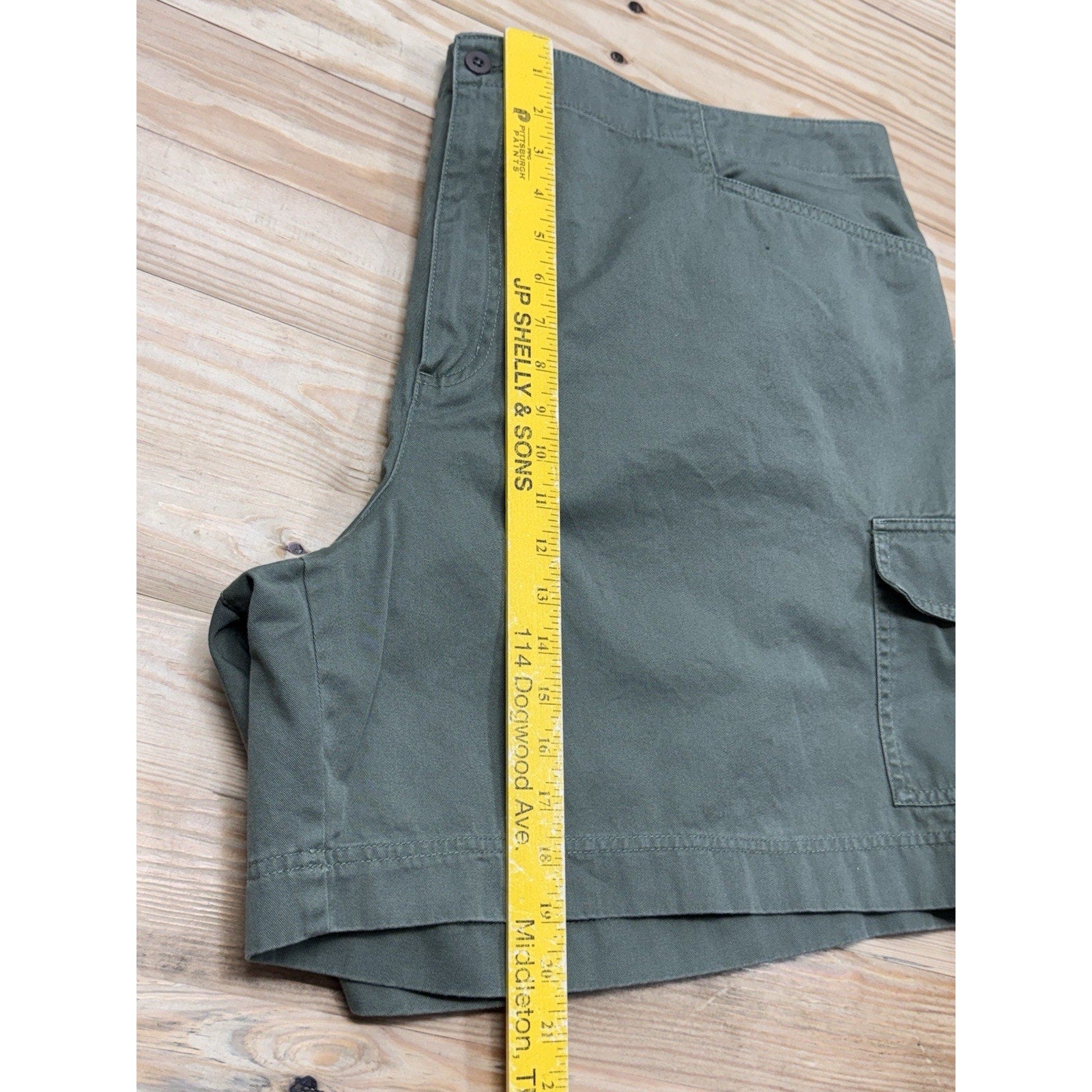 Dress Barn Green Flat Front Stretch Short Women’s Size 24W