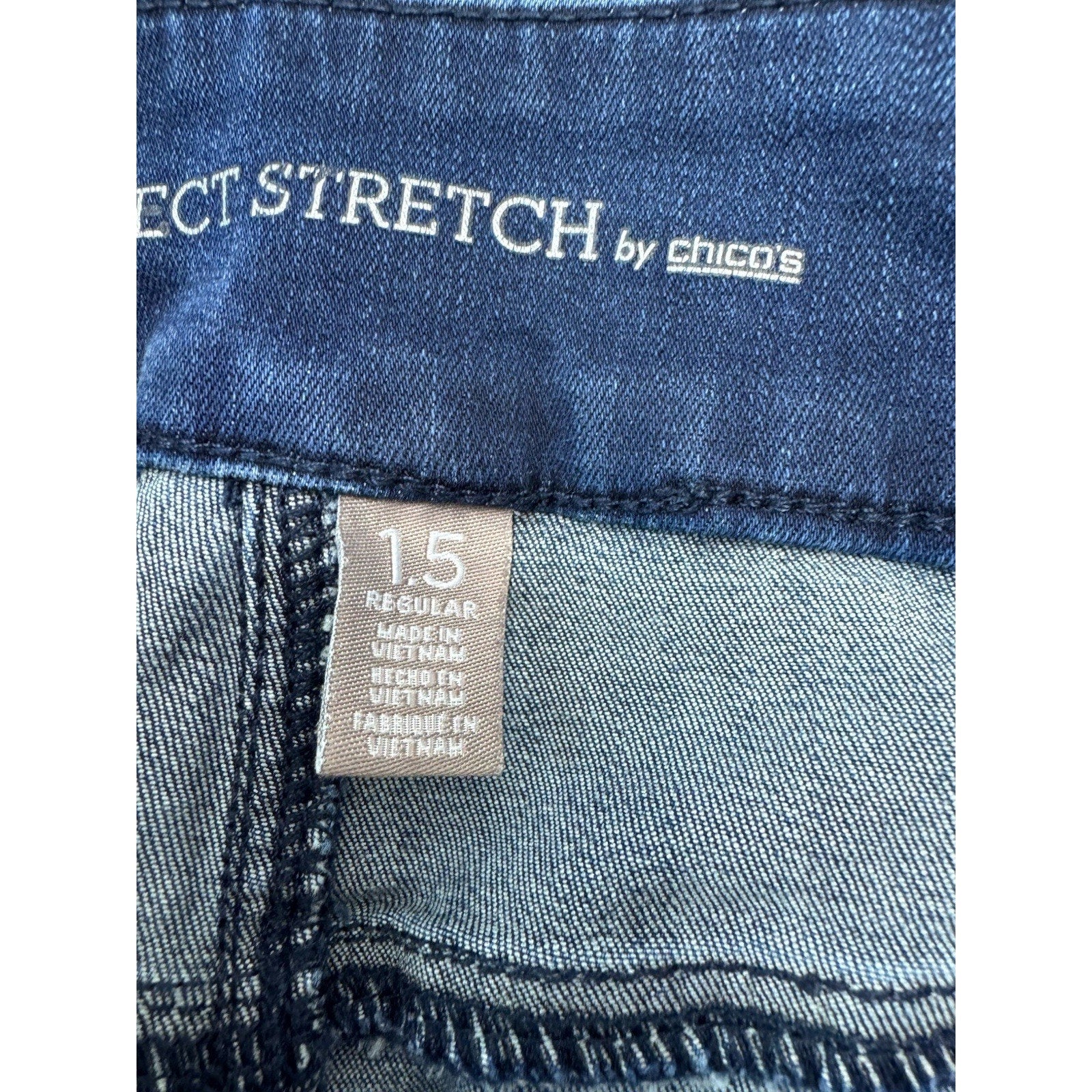 Chicos Perfect Stretch Slim Leg Jeans Blue Jeans Women’s Size 1.5 (US 10/medium)