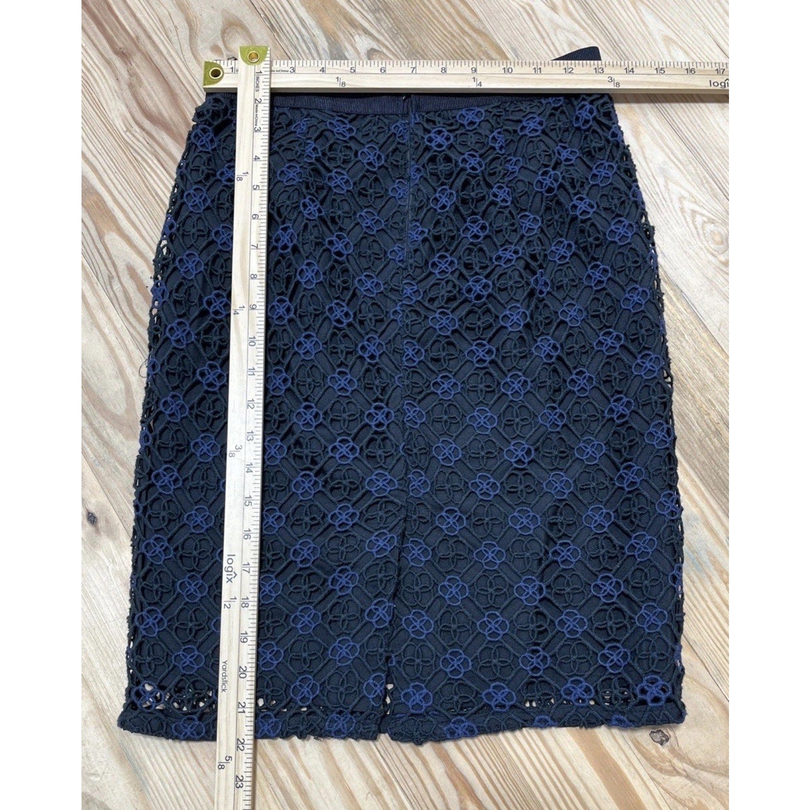 Ann Taylor Loft Skirt Size 2P Black/Purple Crochet Lace Lined Straight