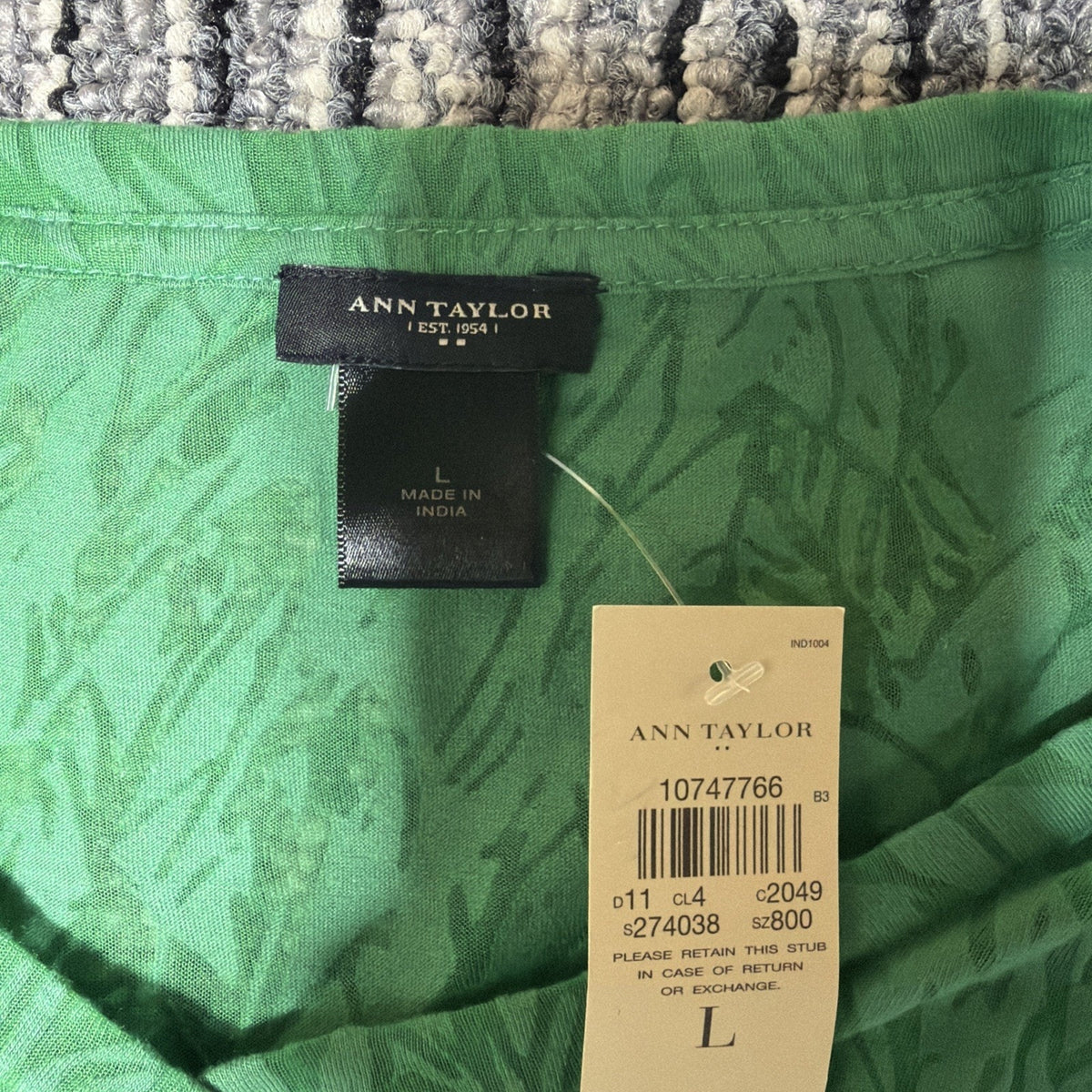 Loft Womens L Green Semi Sheer Velvet Feel Floral V Neck Short Sleeve Tee NWT