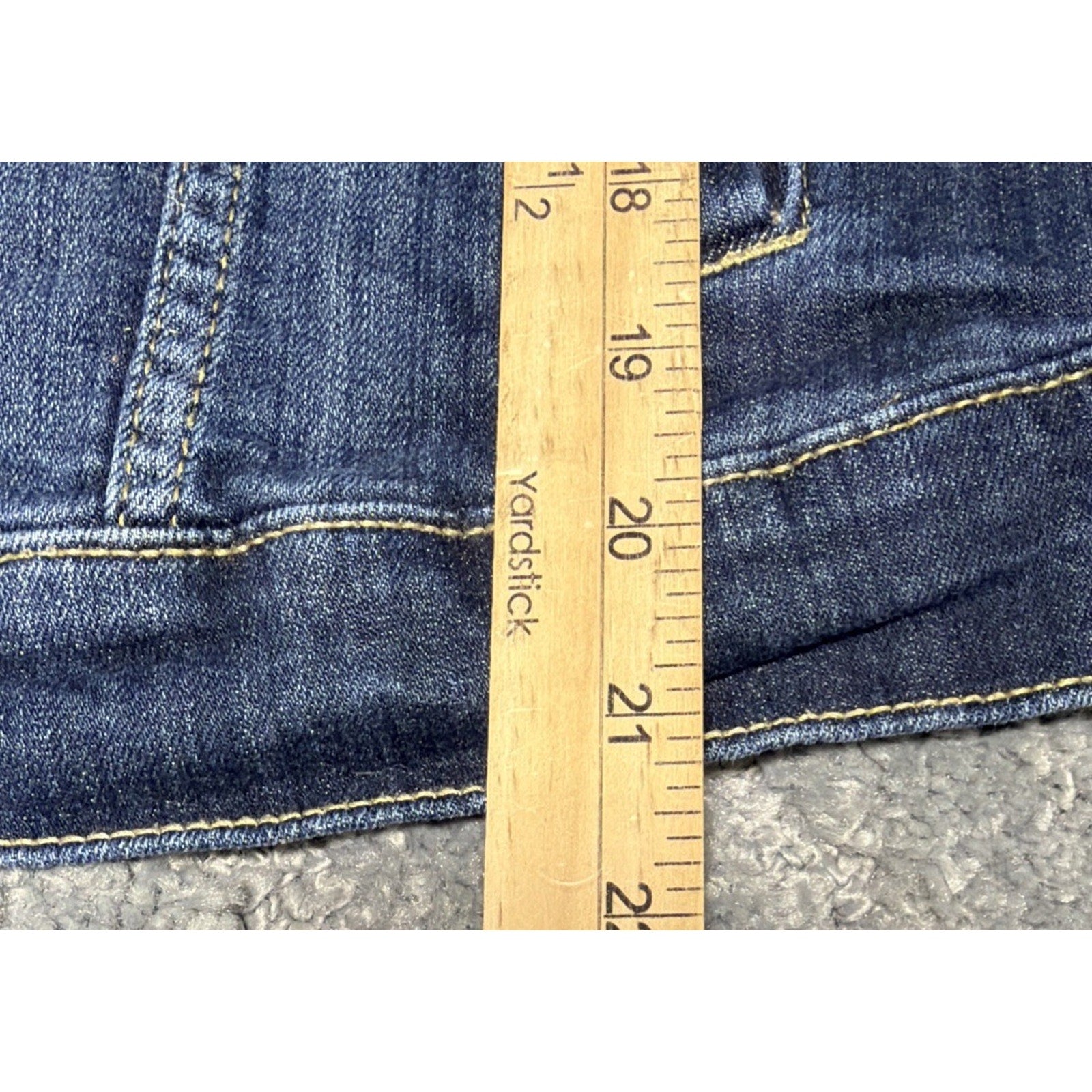 Torrid Womens Blue Denim Trucker Jean Jacket Button Front Dark Wash Size 0 Large