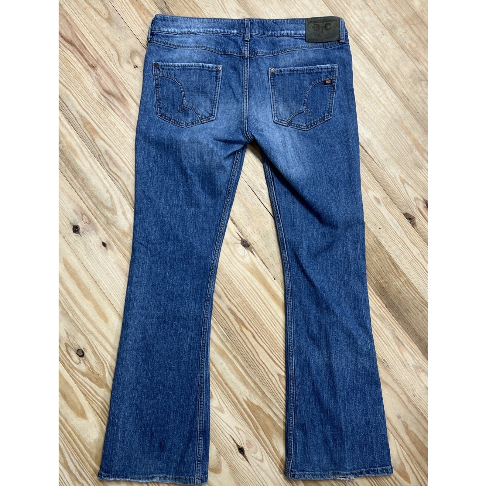 BOOTHEEL Trading Co Women's Jeans by Sheryl Crow Kennett Boot Medium Wash 32x32
