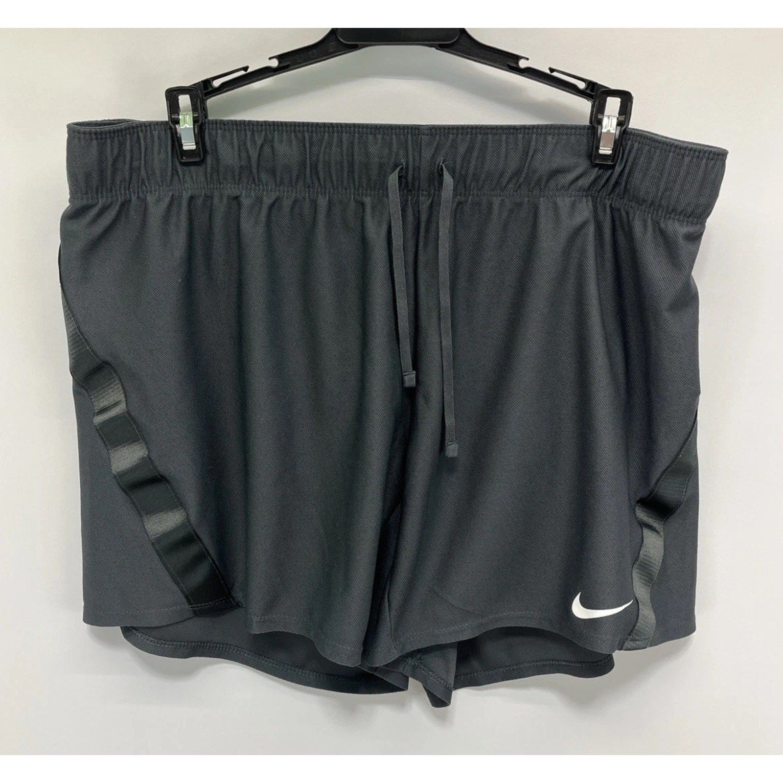 Nike Shorts Women's Gray Dri Fit Dry Attack Gym Training 5" Active Size L EUC