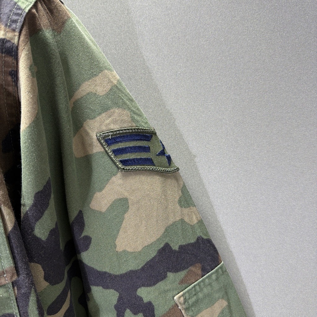 VTG 80s US Military Air Force Woodland Camo Field Jacket Patches Mens M Regular