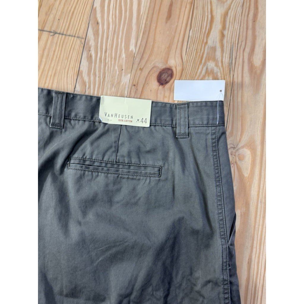 Van Heusen Green Cotton Man's Solid Dress Shorts Flat Front 44”X 10.5" Men's L6