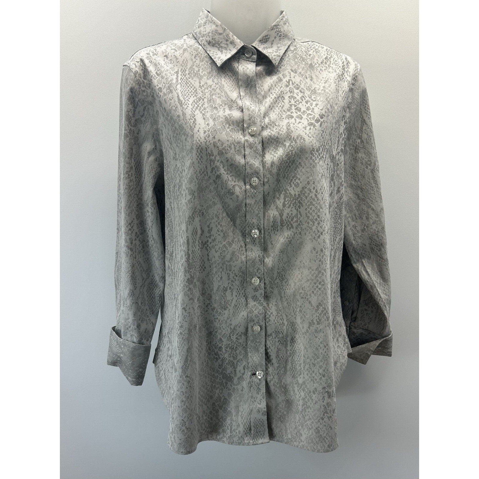 Chico’s No-Iron Classic Stretch Shirt Women’s Size1 All-Seasons Button Front.
