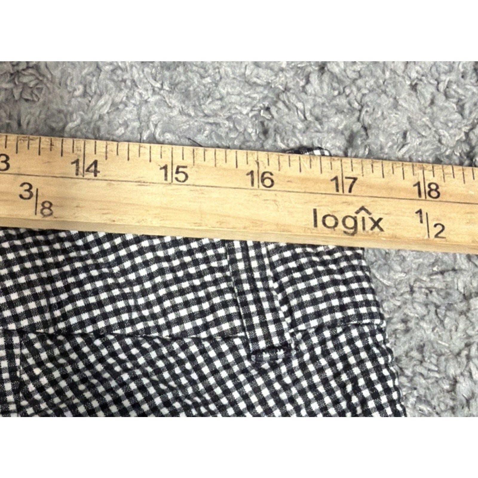 G.H. BASS & Co. ladies black/white seersucker gingham Ladies Ankle Pant Size 10