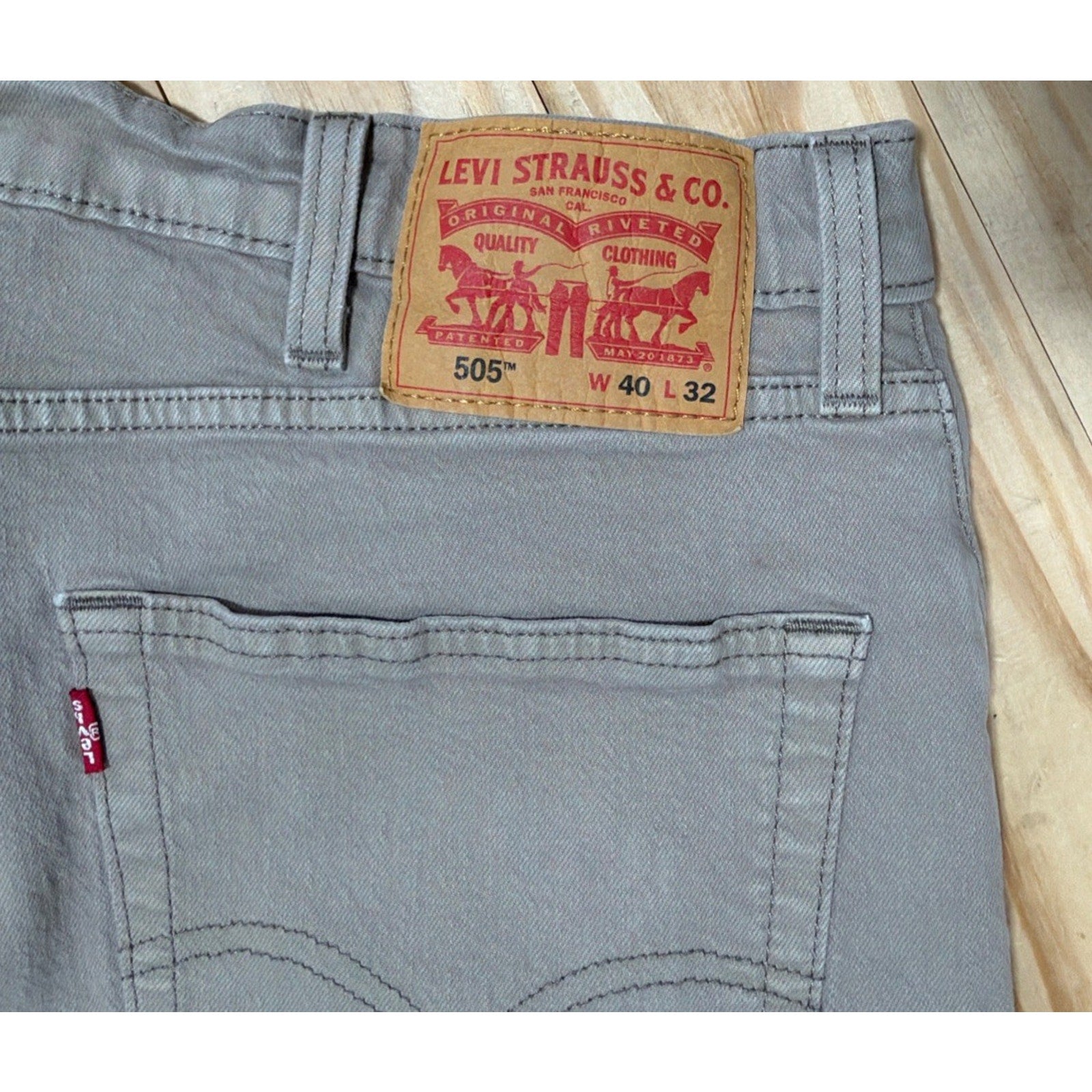 LEVIS 505 Red Tab Men 40x32 Regular Fit Straight Leg Beige Cotton Denim Jeans