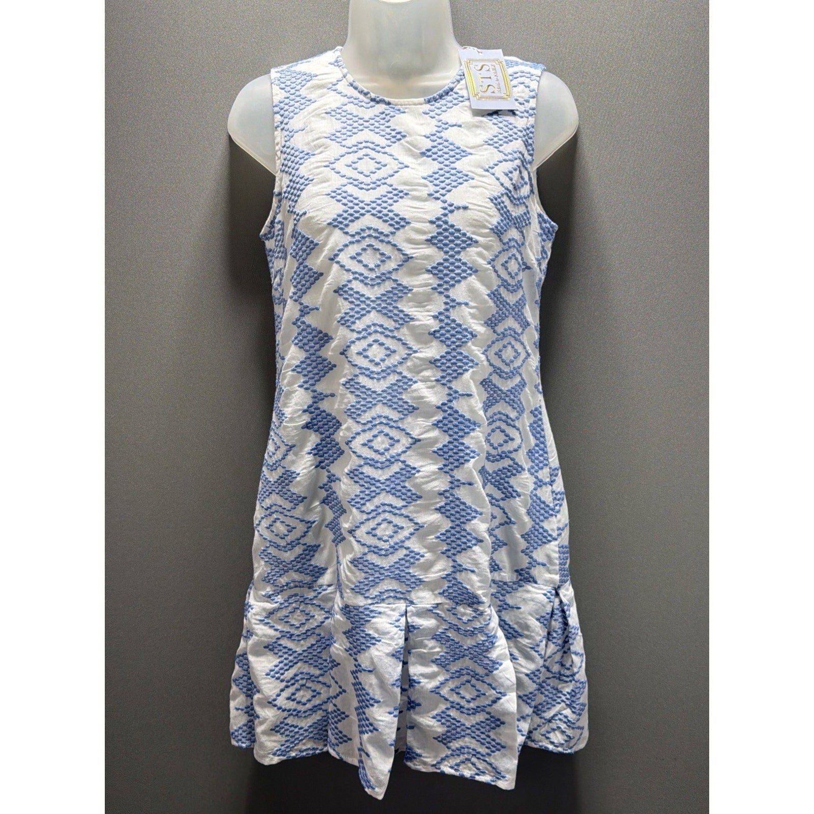NWT STS Sail to Sable White Hydrangea Embroidered Shift Dress XS $218