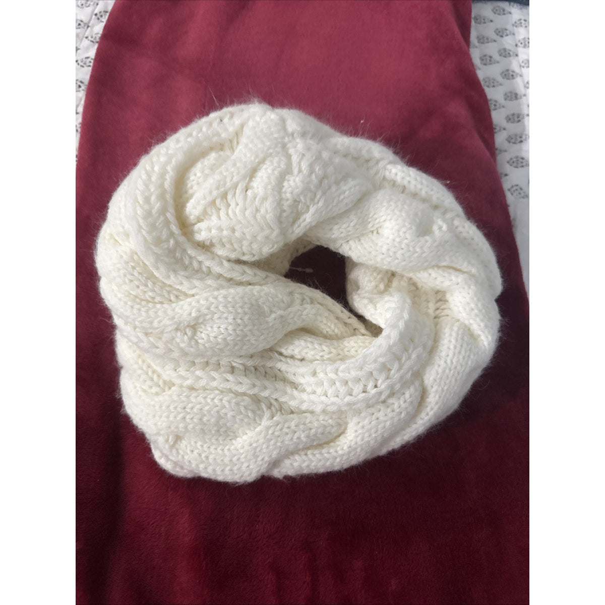 Women’s Ivory Cable Knit Infinity Scarf Chunky Cozy Winter Cowl Neck Warmer
