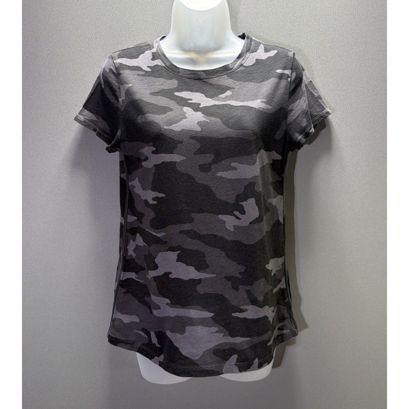 Athleta Cotton camo crew tee shirt Size Small