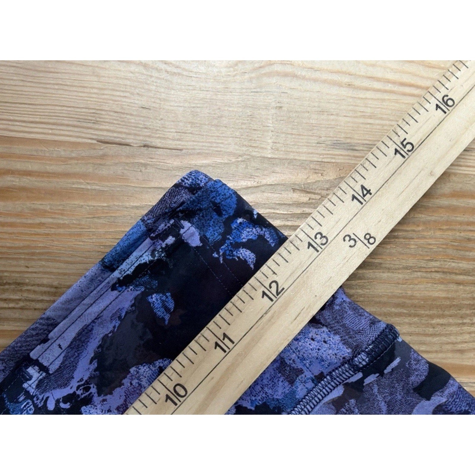 Lululemon Fast Free 7/8 Tight II *Nulux 25" Screen Camo Multi Blue EUC