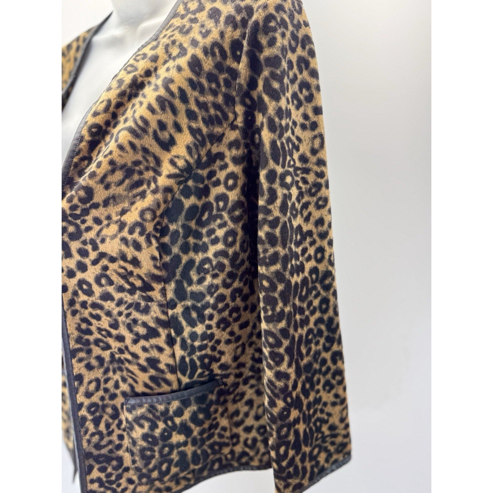 Chico's Leopard Faux Fur Faux Leather Trim Women’s Size 1 Medium