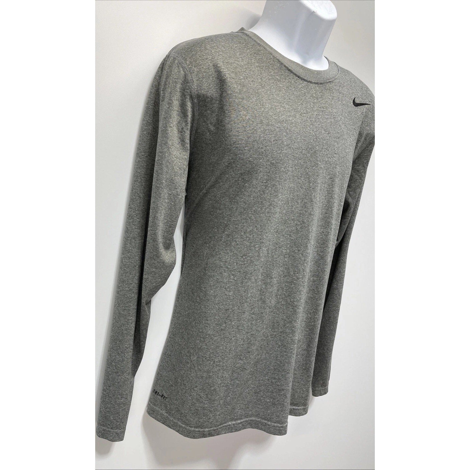 Mens Nike Dri Fit Training Long Sleeve Shirt Size L Gray Running Casual Gym Run