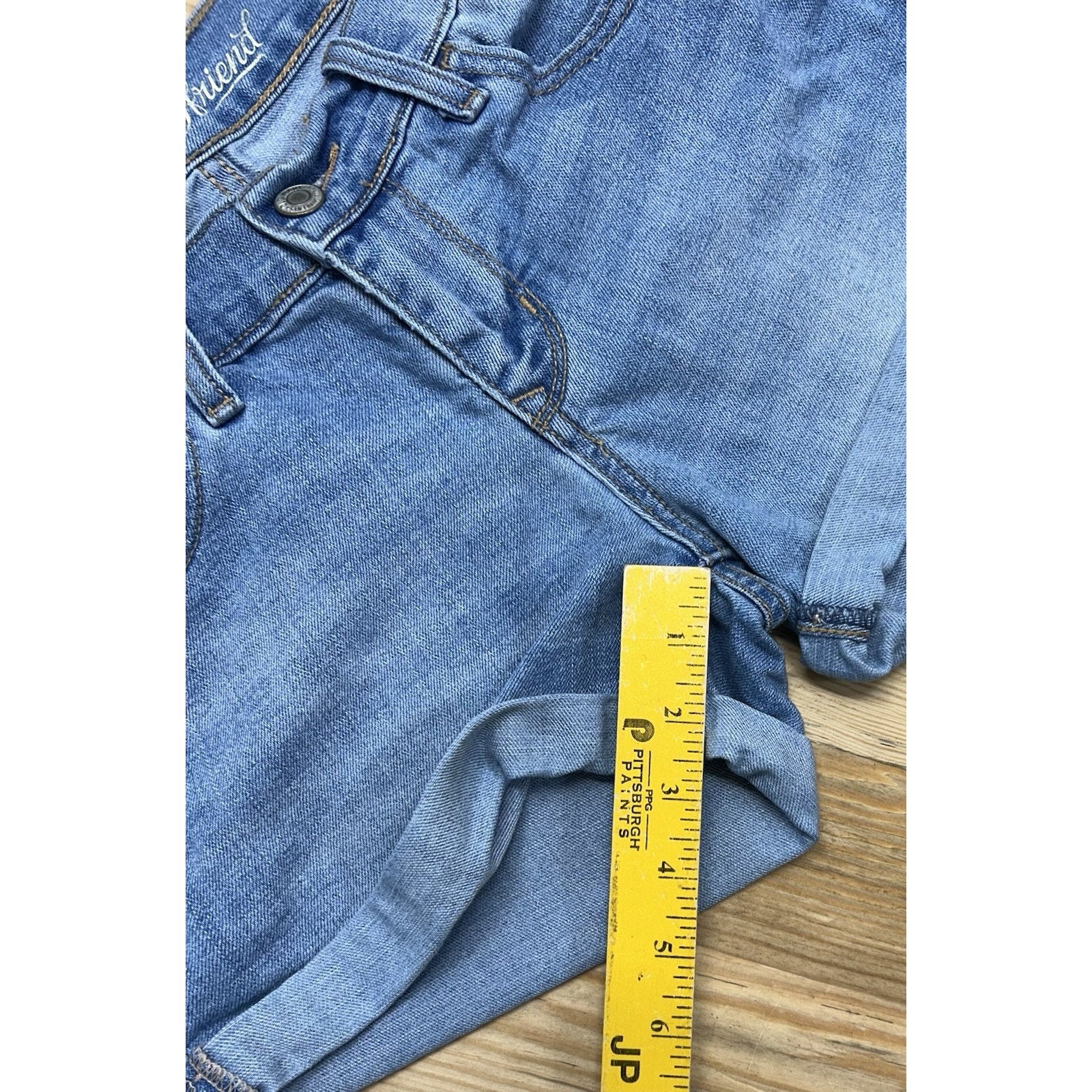 Old Navy Boyfriend Women's Size 0 Denim Short.