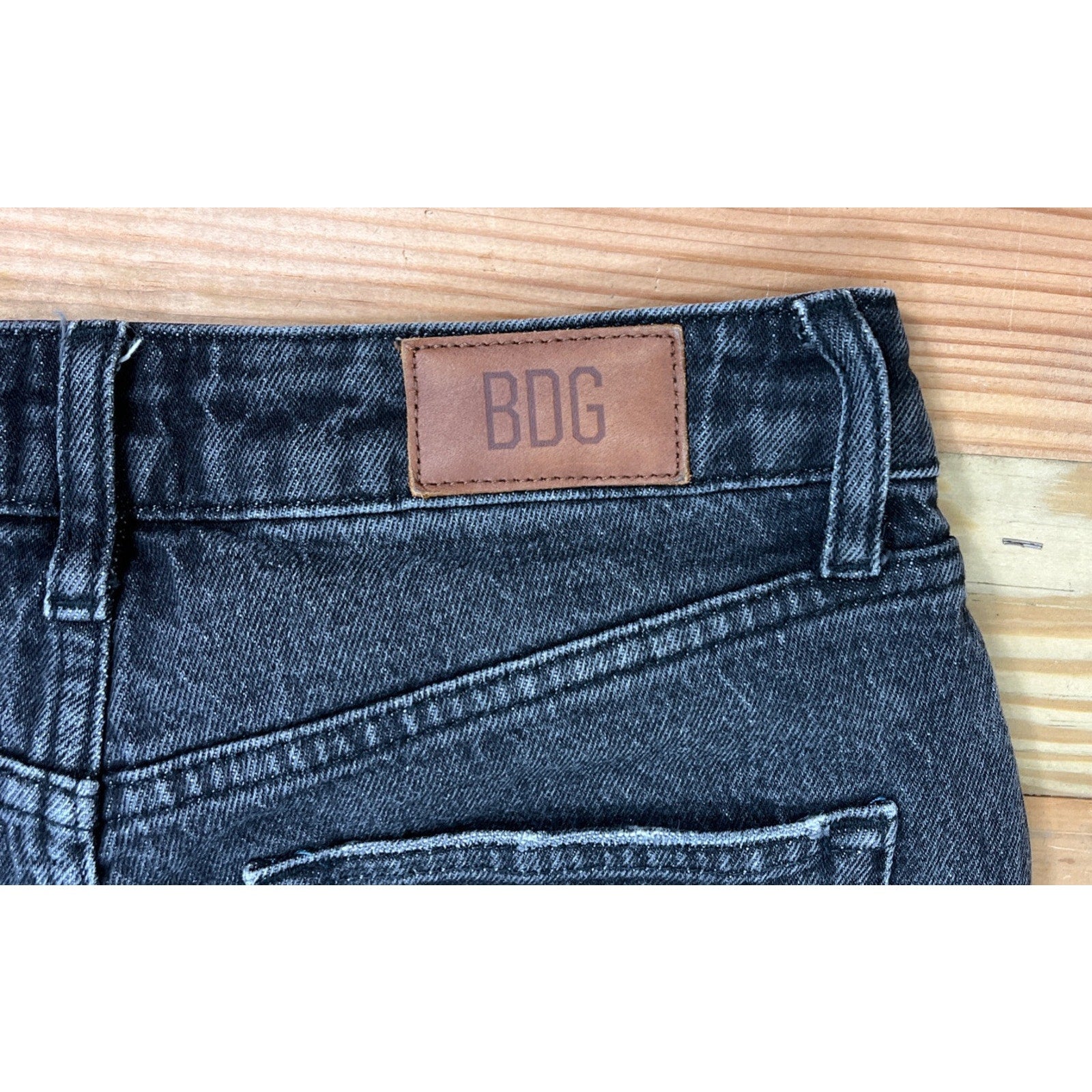 BDG Urban Outfitters Dillon Jeans Women's 26x32 Black Denim Button Fly Raw Hem