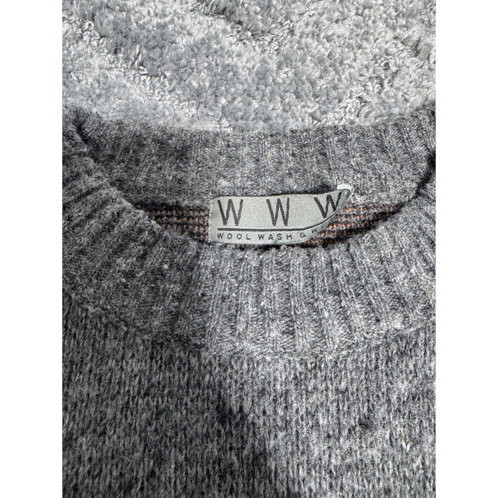 Vintage 90s Men’s Wool Wash Wear Sweater Wool Size L Gray Orange Black