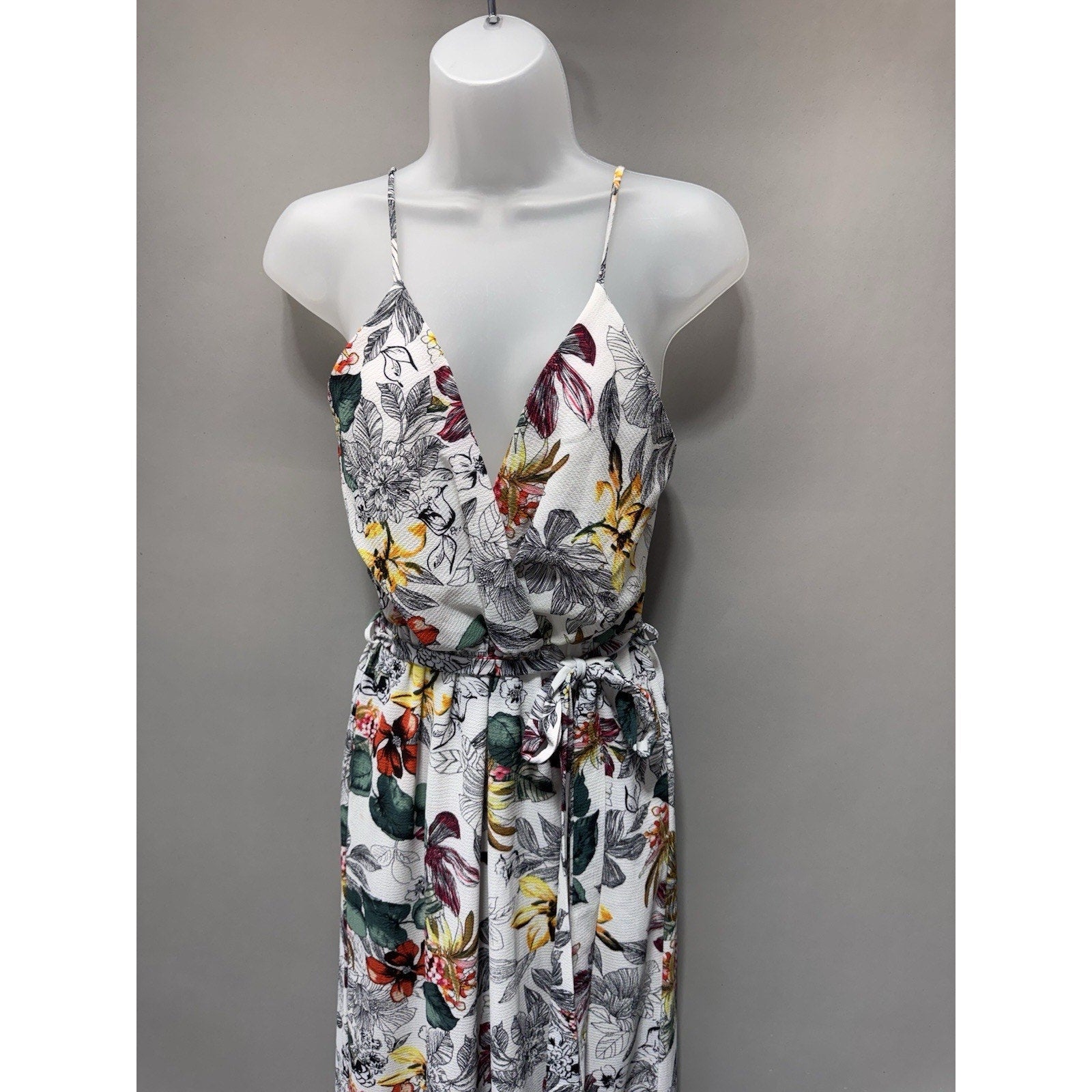 Shop 17 Floral Jumpsuit Women’s Size Large Large Multi-colored Wide Leg Tied
