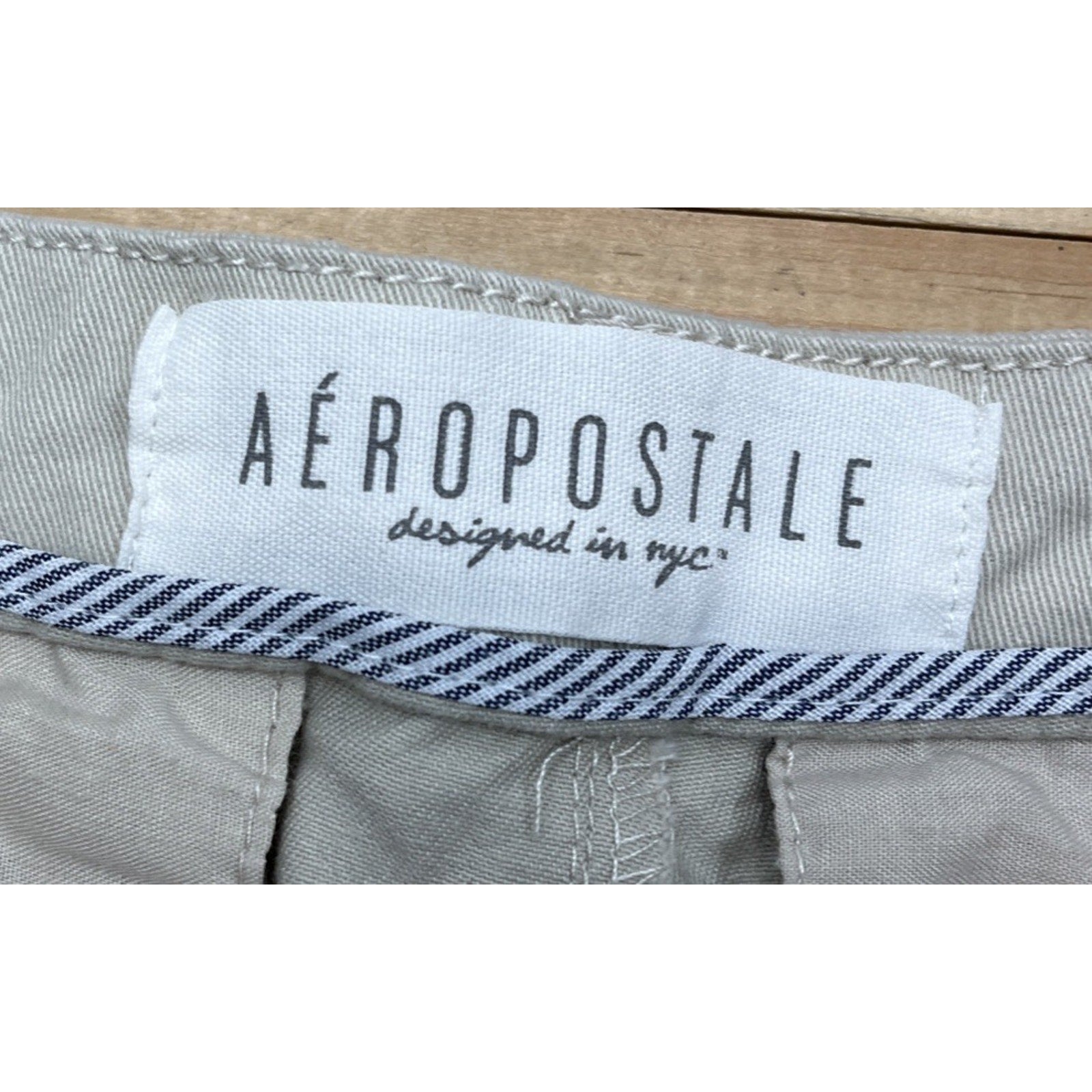 Aeropostale Bermuda Shorts Twill Womens Size 2 Khaki