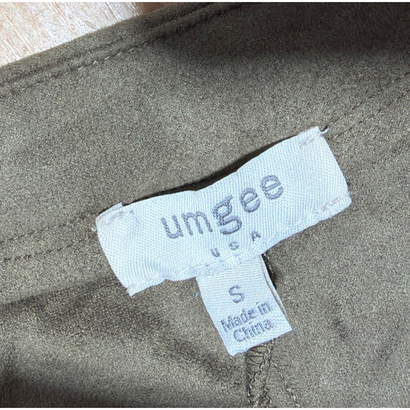 UMGEE Faux Suede Velvet green High Rise Flare pants with pockets Size Small