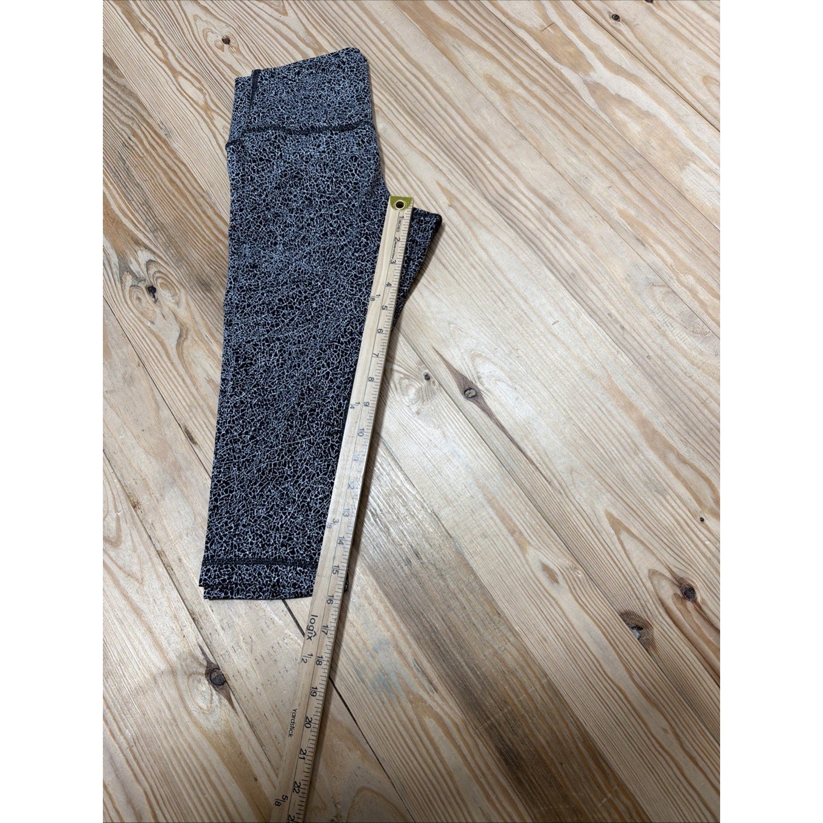 Lululemon Wunder Under Hi-Rise 1/2 Tight Luon 17" Jacquard Black/white Size 6