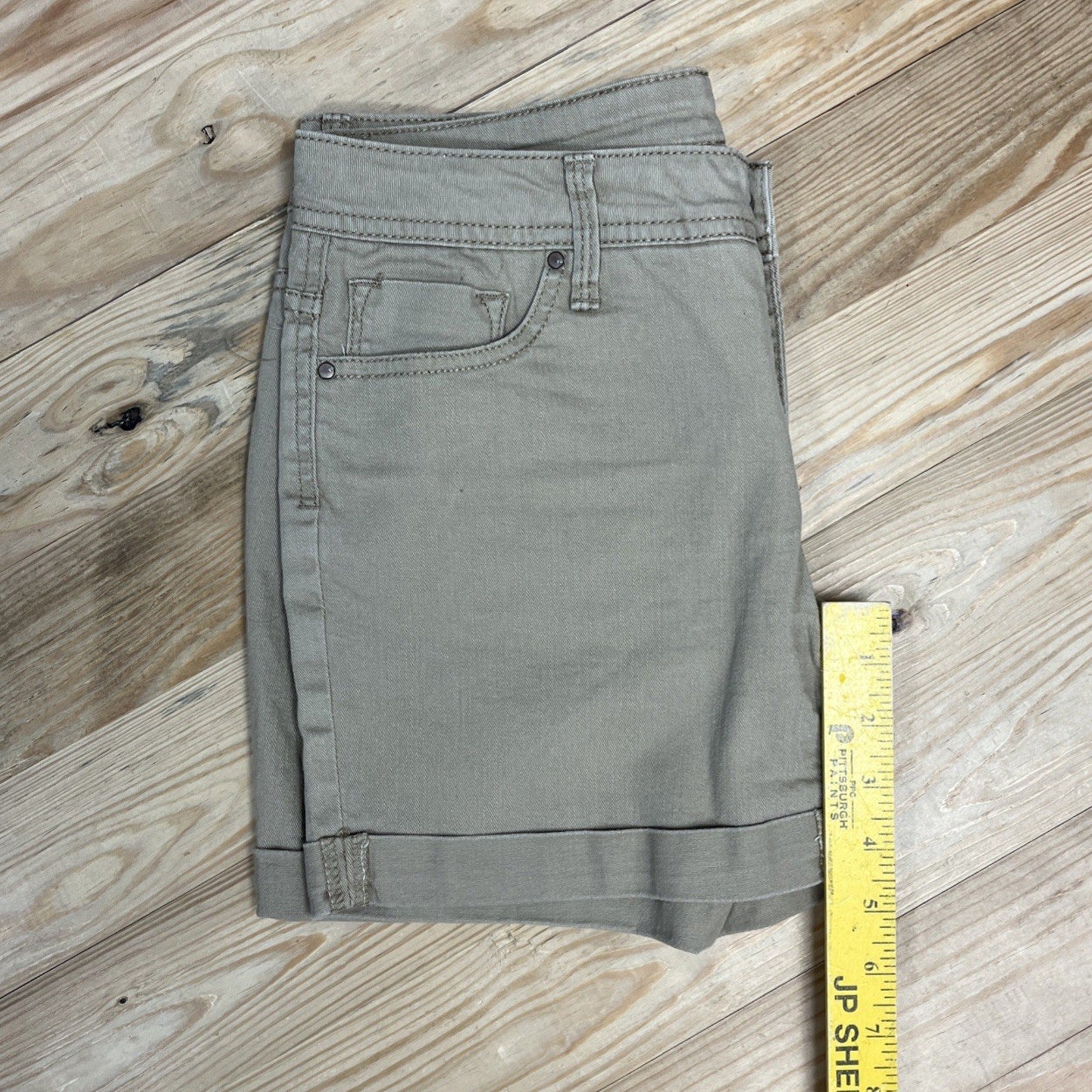 Faded Glory Bermuda Shorts Women's Size 30 Mid Rise Khaki