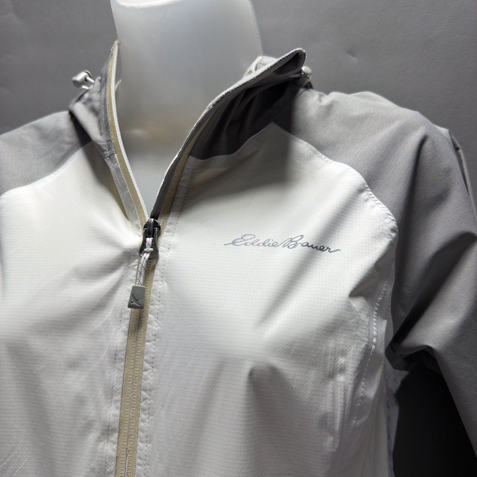 Eddie Bauer WeatherEdge Hooded Waterproof Wind Jacket Size Women’s XS