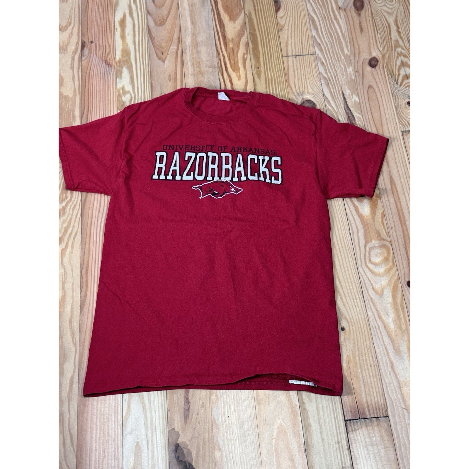 Arkansas Razorbacks Shirt Men's Medium Red White Tee Hanes