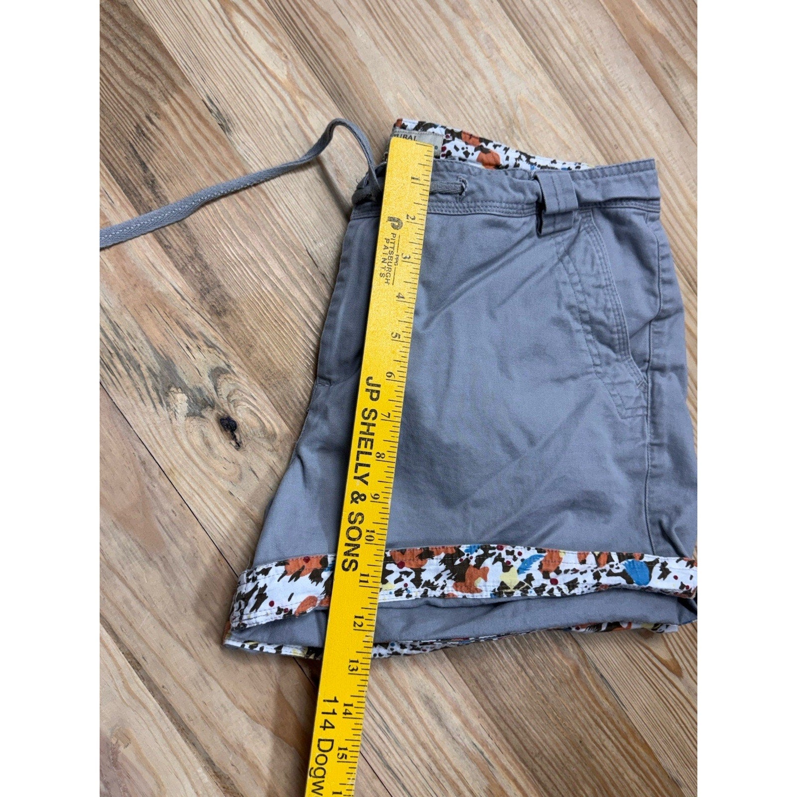 Natural Reflections Shorts Womens size 12 Gray Chino with Drawstring