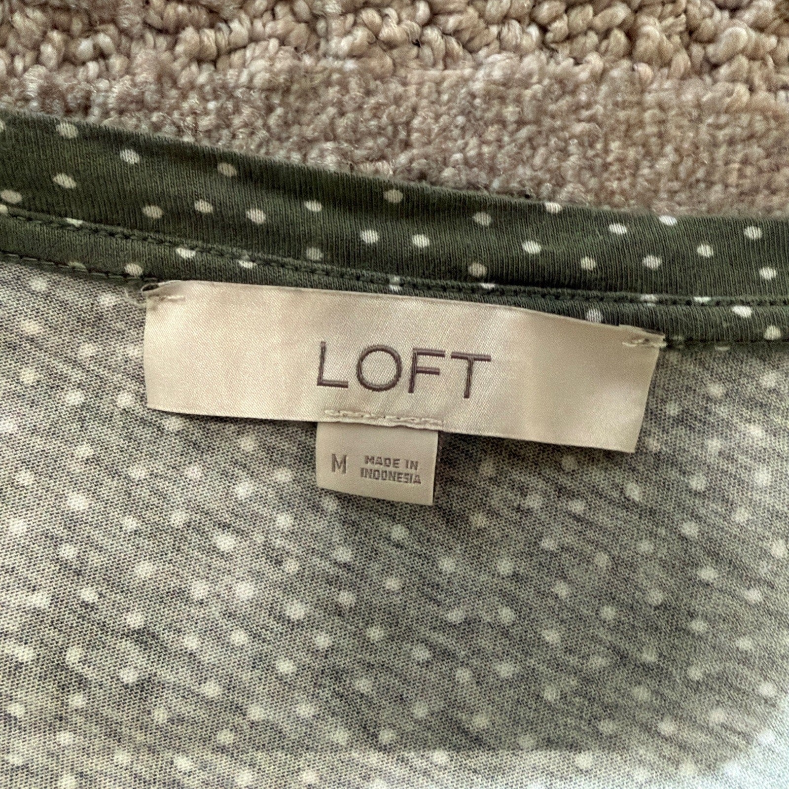 LOFT Short Sleeve GREEN Polka Dot BLOUSE Women's Medium