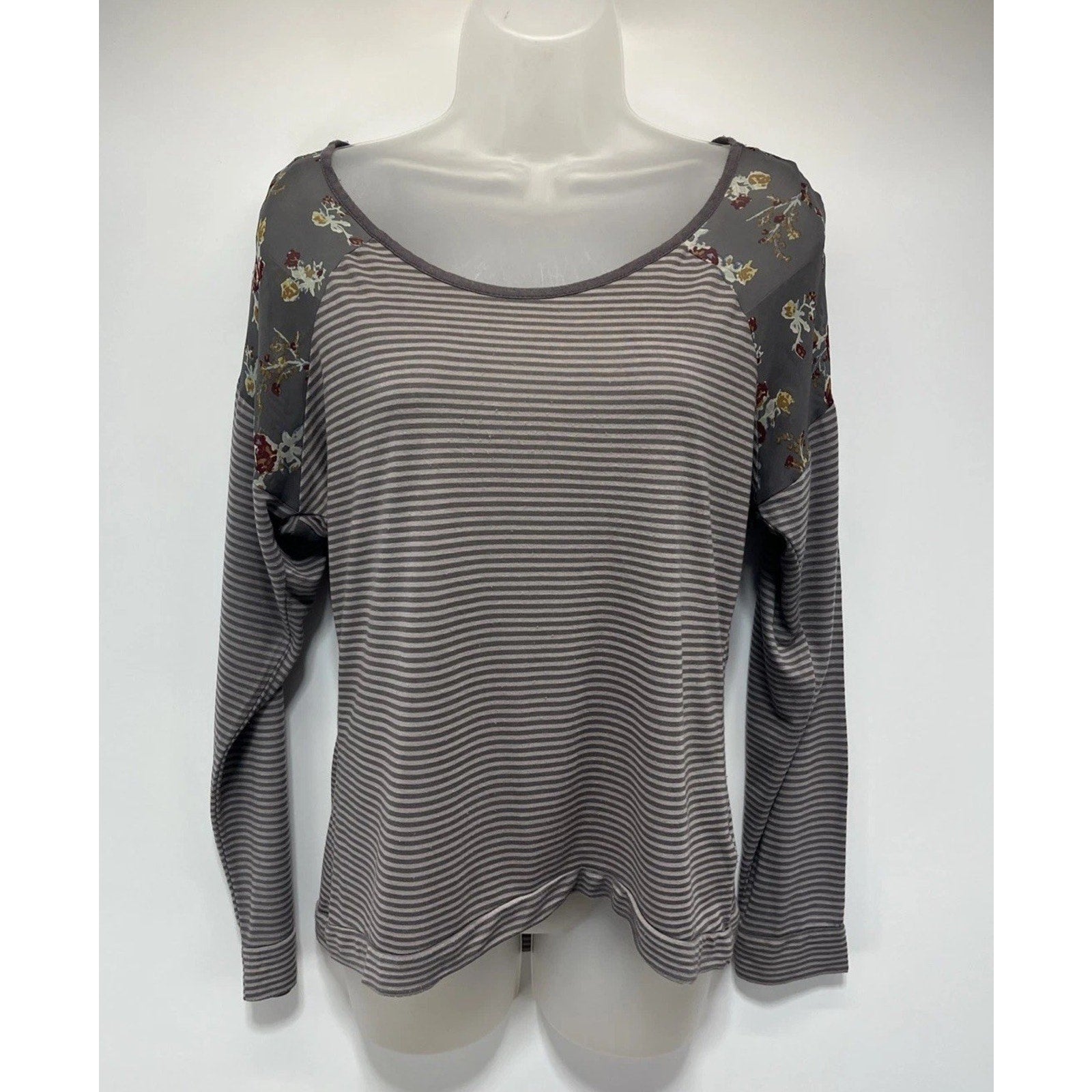 Mudd Top Womens Size M Gray Floral Striped Long Sleeve Boho Grunge Peasant