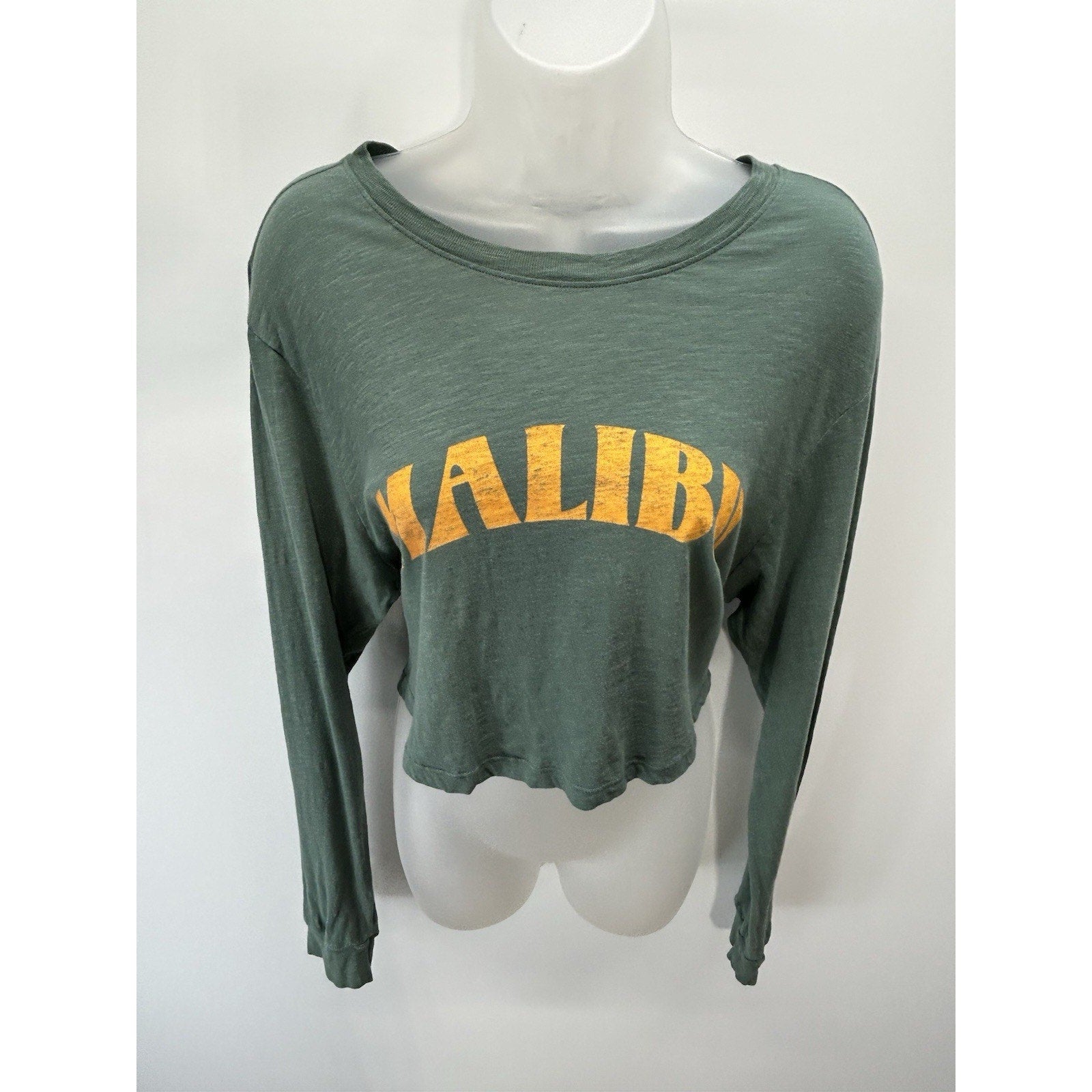 Victoria’s Secret PINK Large Green Long Sleeve Crop Top Malibu 100% Cotton.