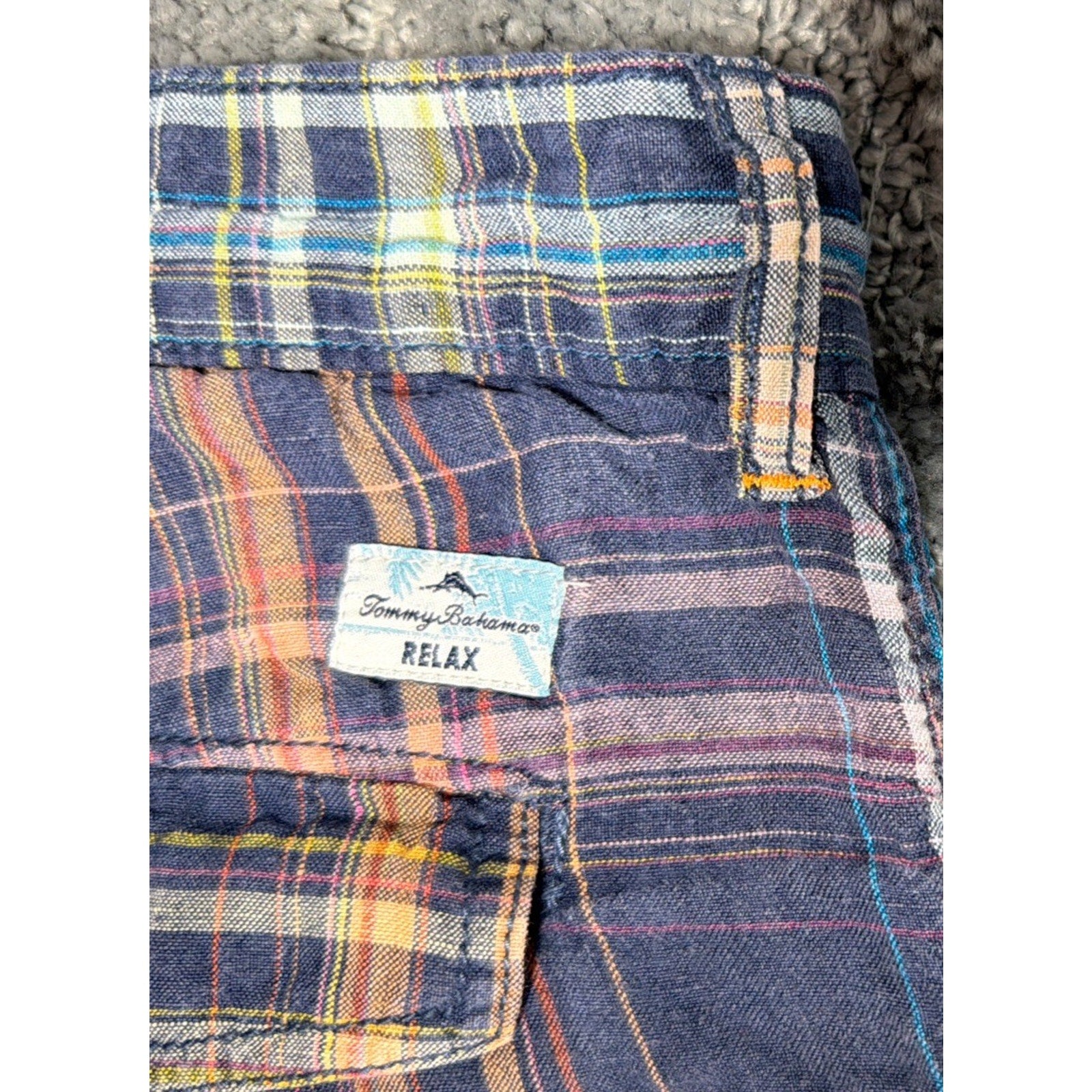 TOMMY BAHAMA RELAX 100% LINEN Size 35 Blue Plaid 10" Shorts Preppy Beach Casual