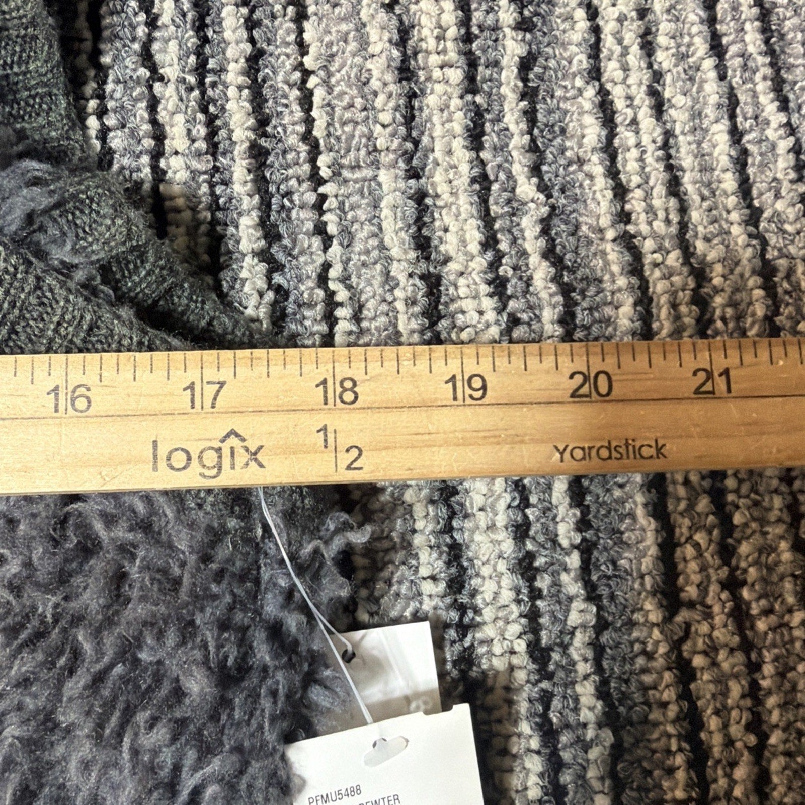 Kensie Women's Size Medium Gray Sherpa Vest Faux Fur Boutique NWT