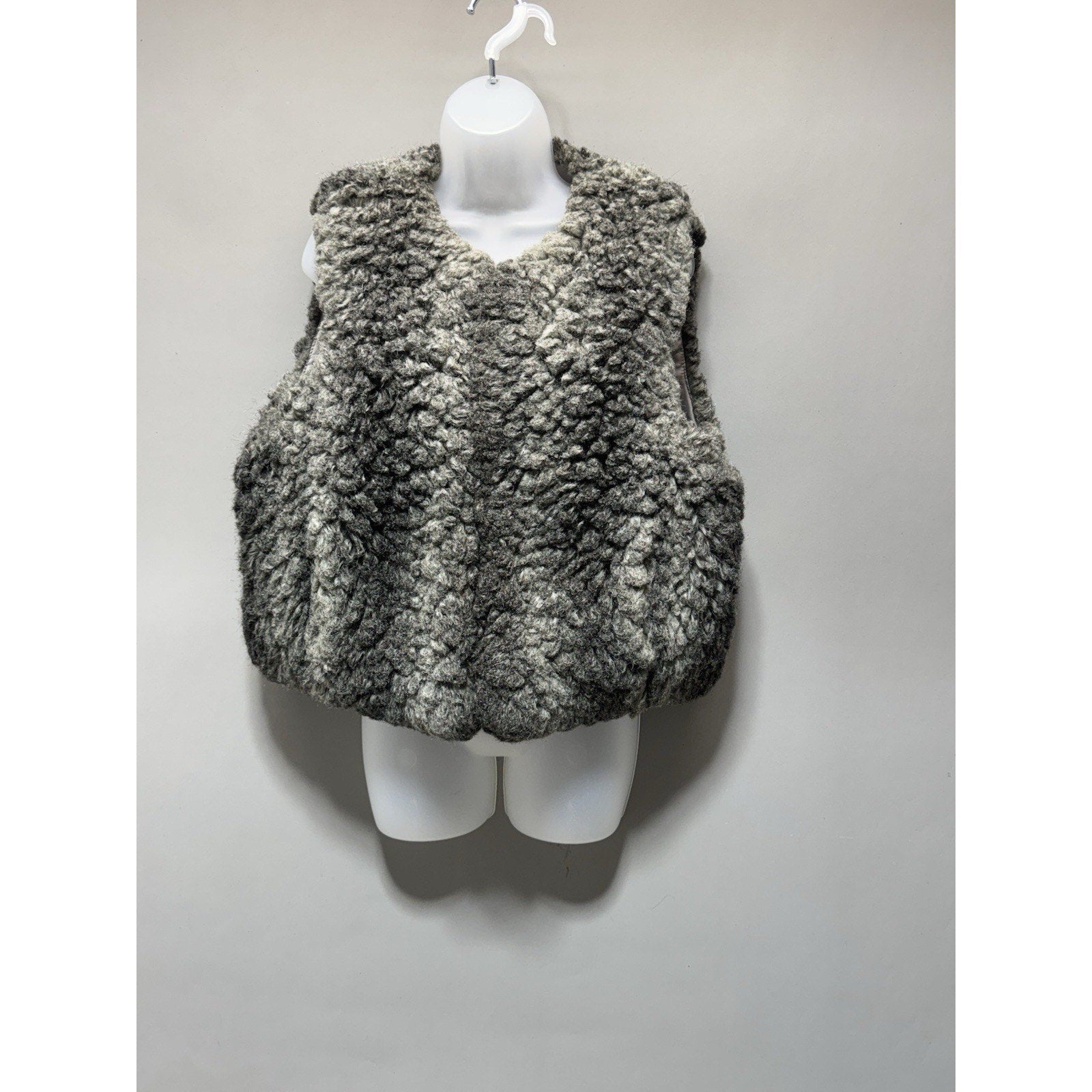 Steve Madden Faux Fur Vest Women Gray Shaggy Boho Sleeveless Jacket Cozy Medium