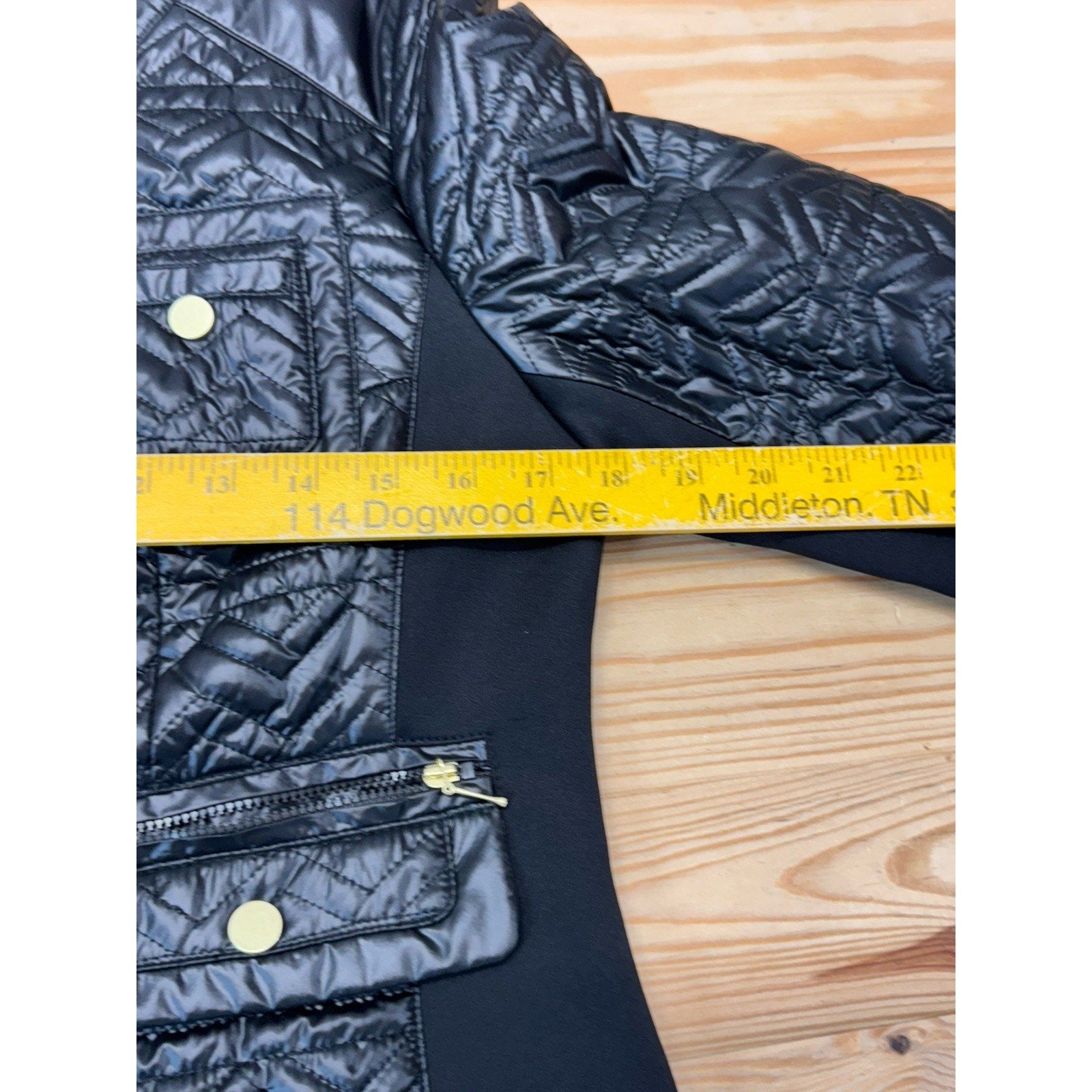 Chico’s Women’s Size 0/S Chevron Quilted Jacket Stretch Side Gold Buttons